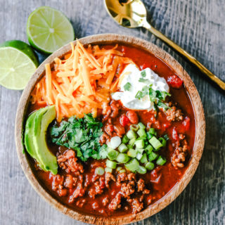 Award-Winning Beef Chili Recipe Chili Cook-Off Winning Beef Chili Recipe. There are SECRET ingredients that make this a winning chili recipe. How to make the best chili around! People will be begging for the recipe and want to know your secrets. www.modernhoney.com #chili #chilirecipe #beefchili