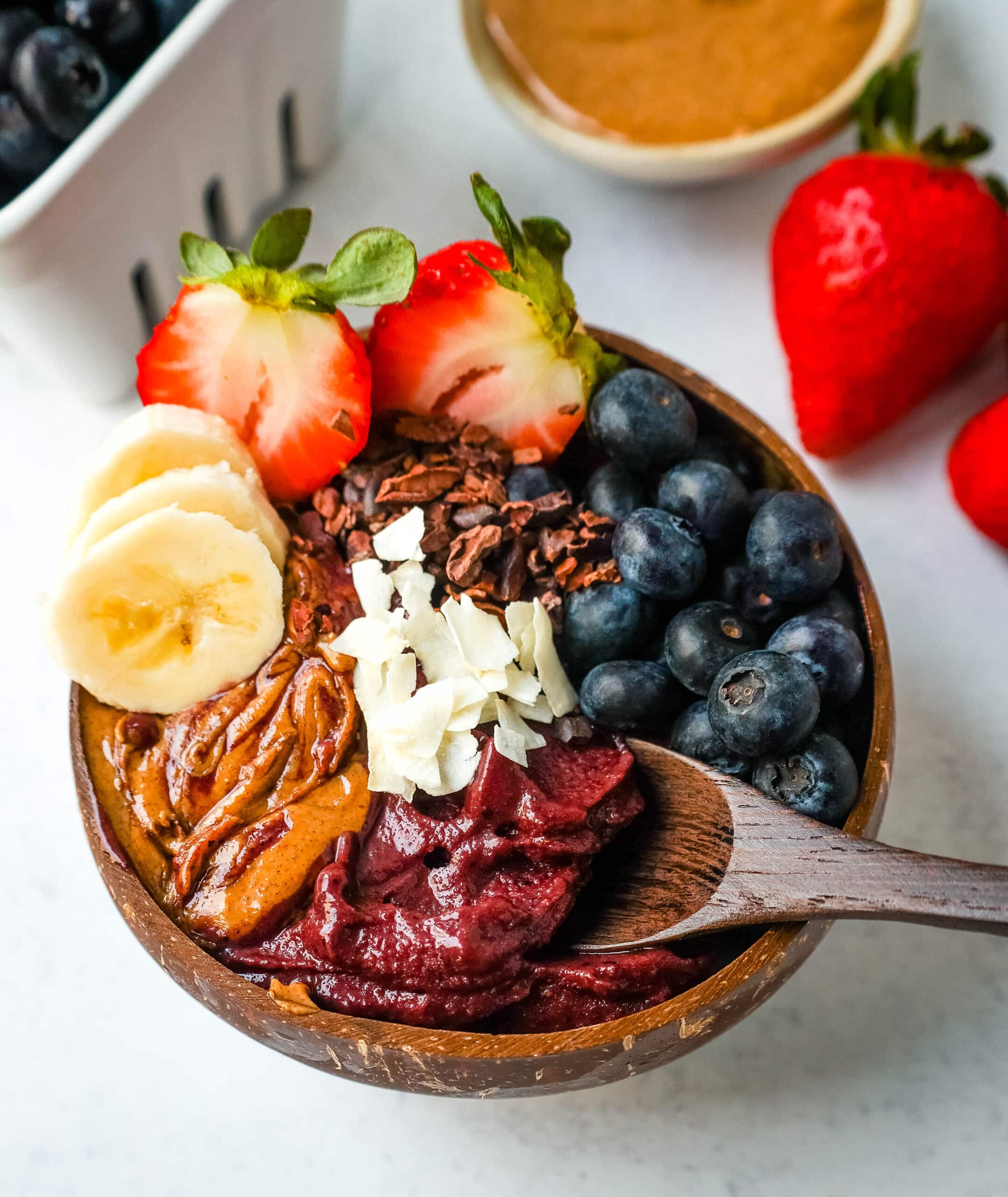 Acai Smoothie Bowl. How to make acai bowls at home. 4 Smoothie Bowl Recipes.