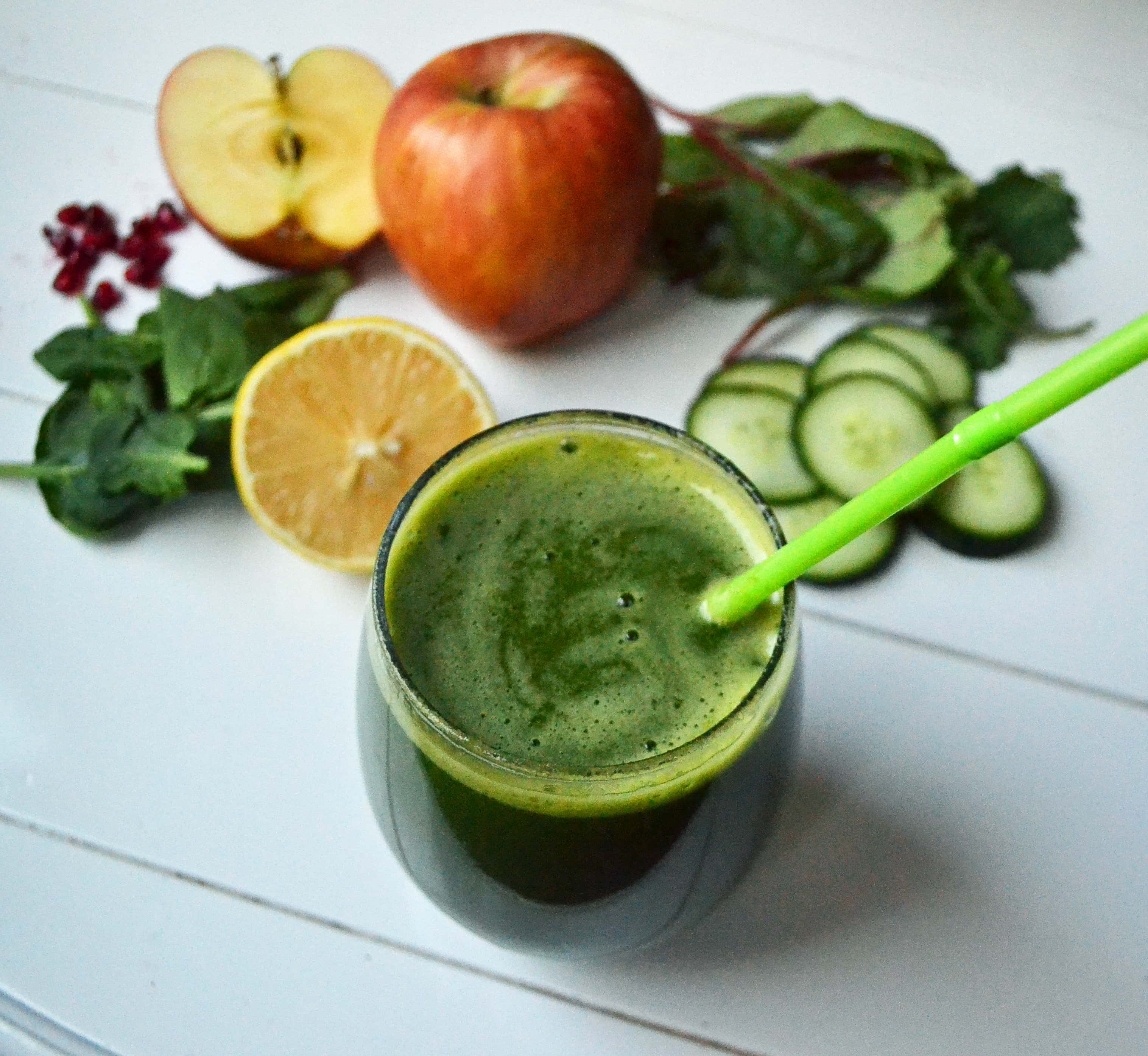 Youthful Glow Green Smoothie by Modern Honey - www.modernhoney.com