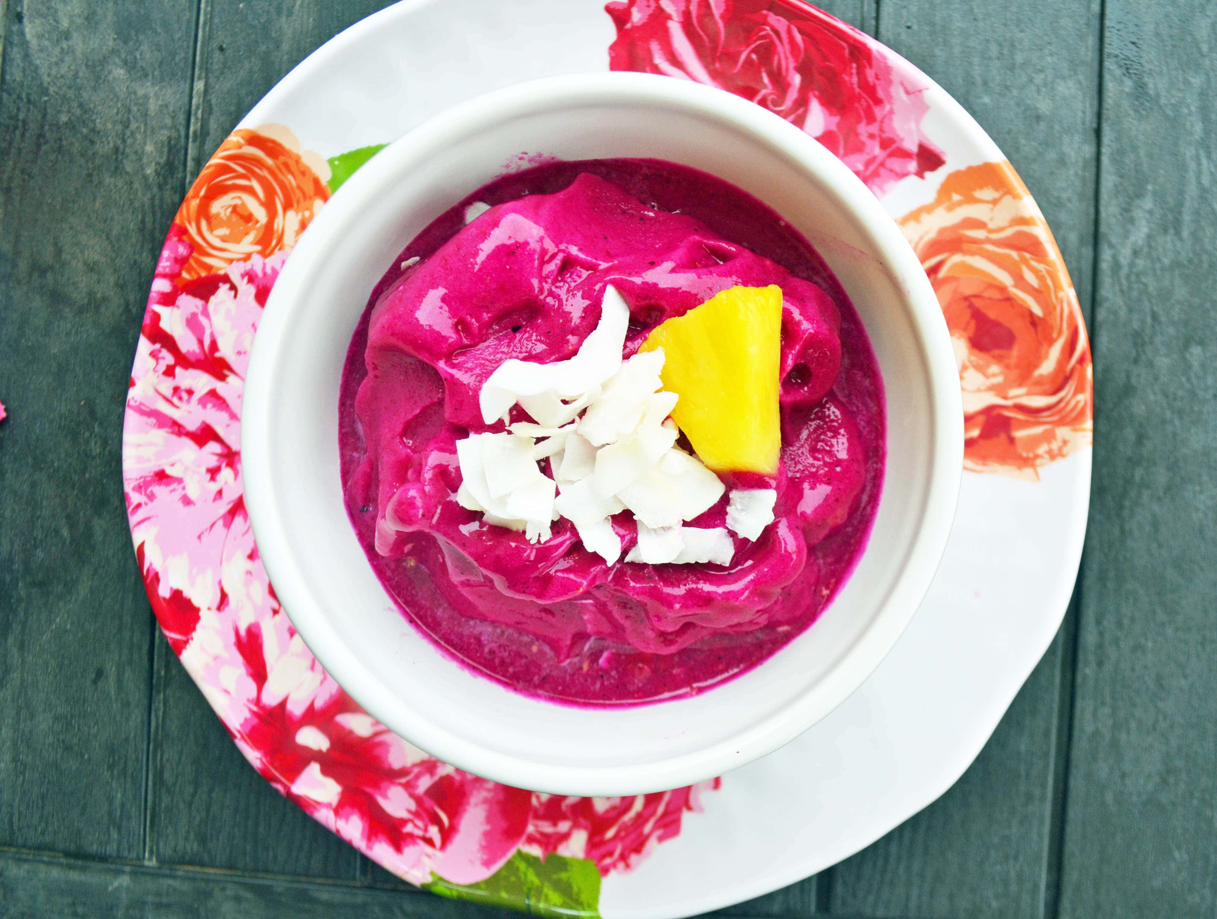 Tropical Dragonfruit Pitaya Smoothie Bowl by Modern Honey - www.modernhoney.com