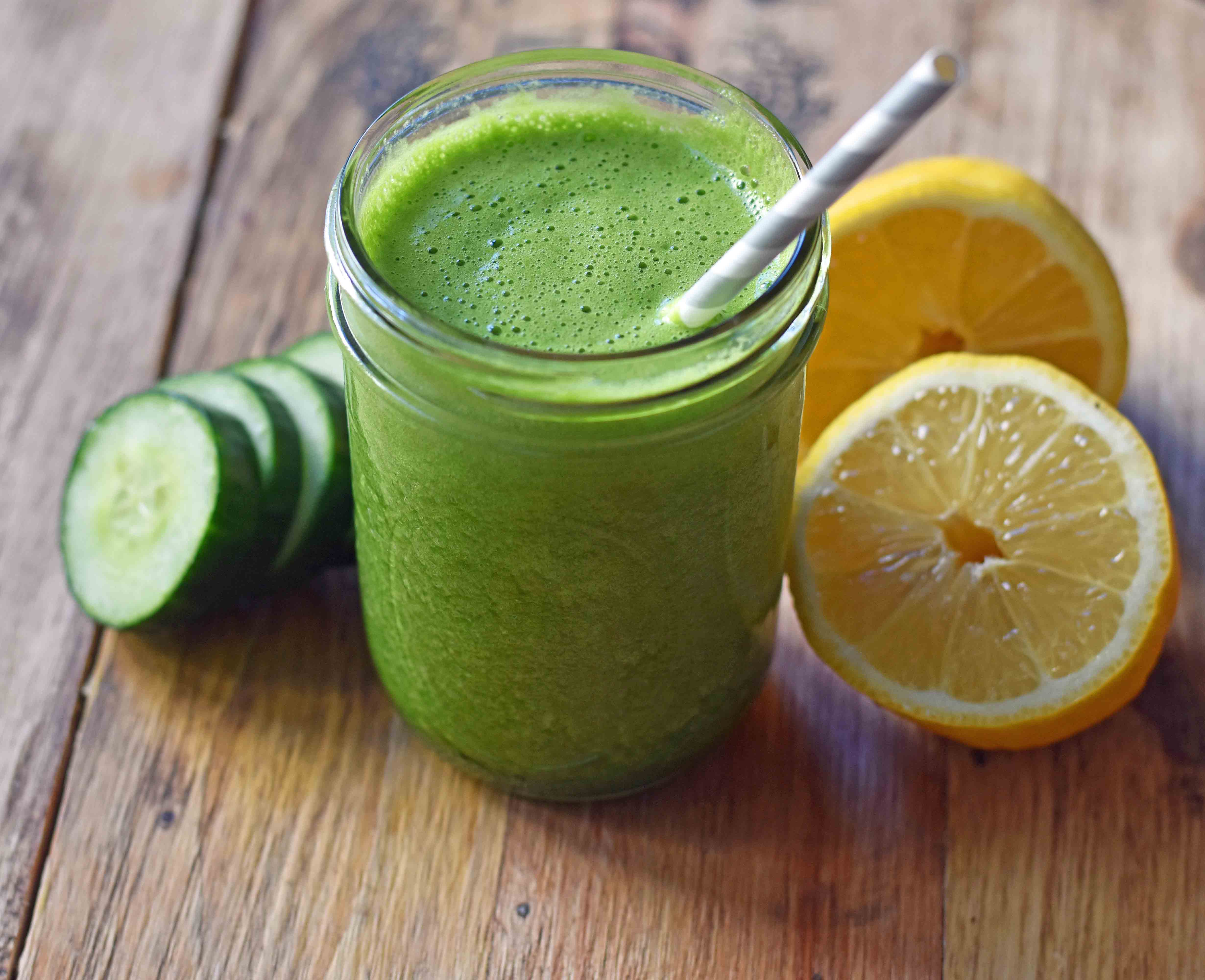 Youthful Glow Green Smoothie. Healthy light and fresh smoothie with greens. Spinach, lemon juice, cucumber, ginger, and banana. www.modernhoney.com