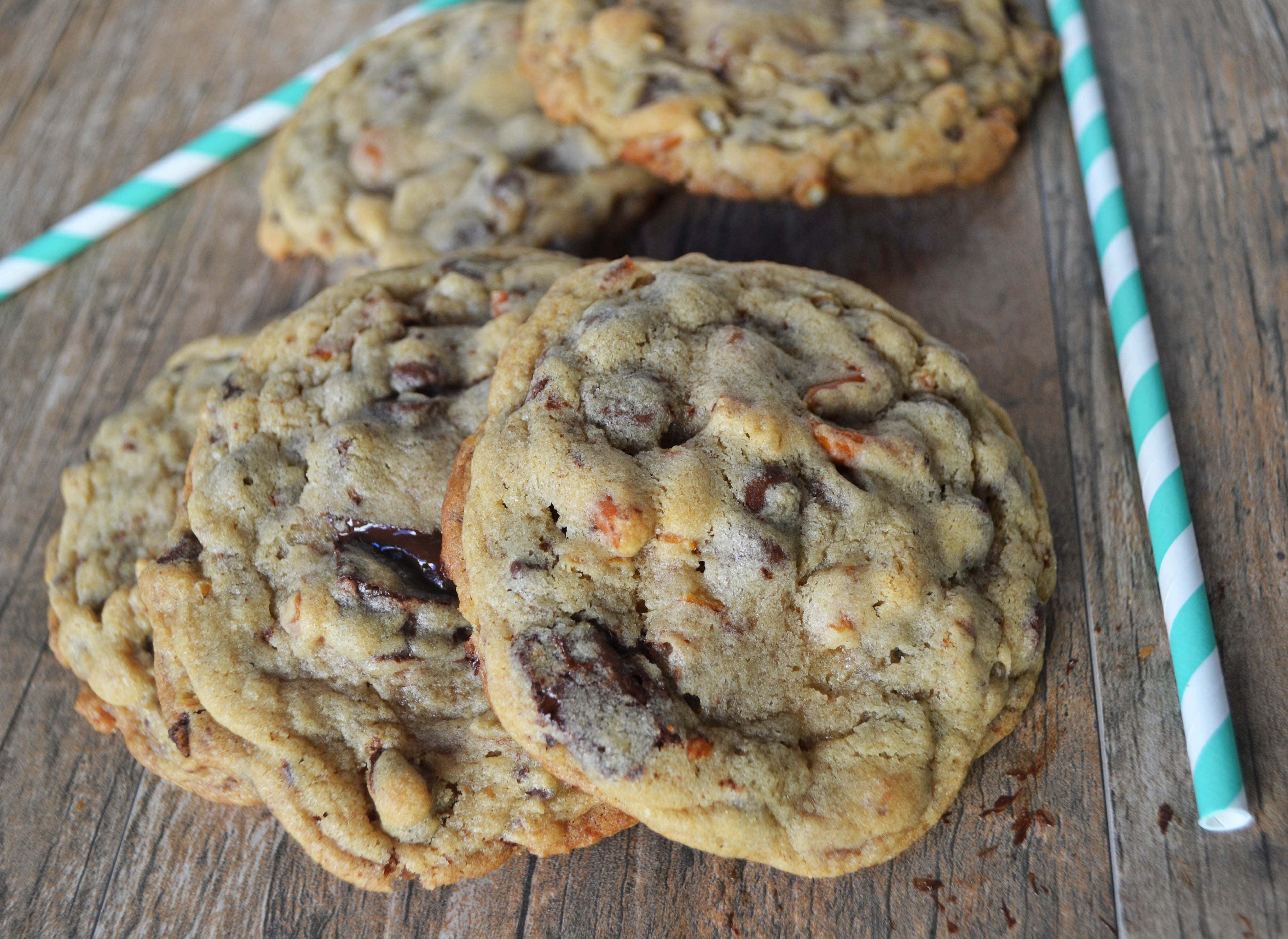 Salty Sweet Caramel Pretzel Cookies by Modern Honey. Perfect chocolate chip cookies with caramel bits and pretzel pieces. A salty sweet cookie that everyone loves! www.modernhoney.com