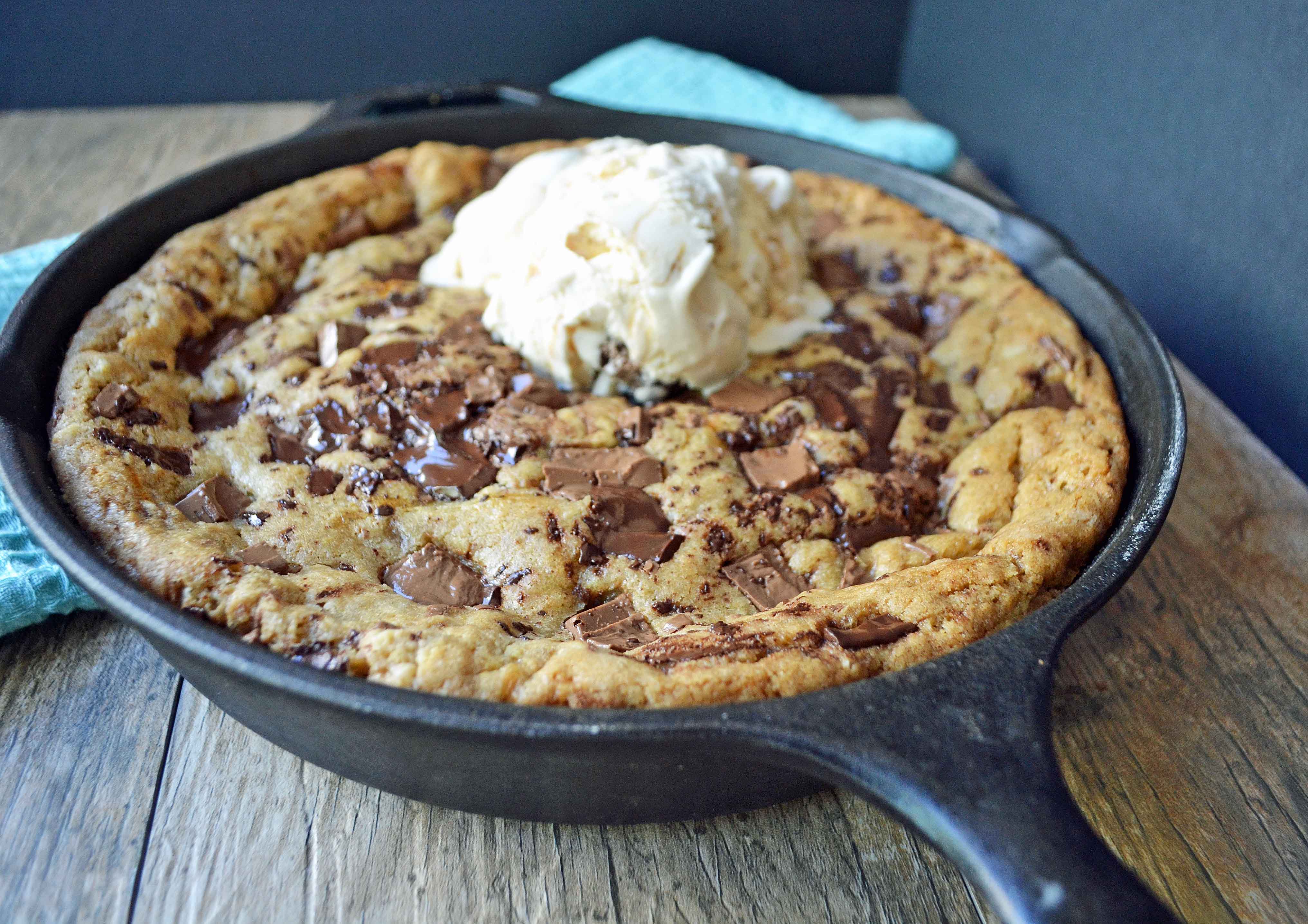 Skillet Chocolate Chip Cookie {Pizookie} - Two Peas & Their Pod