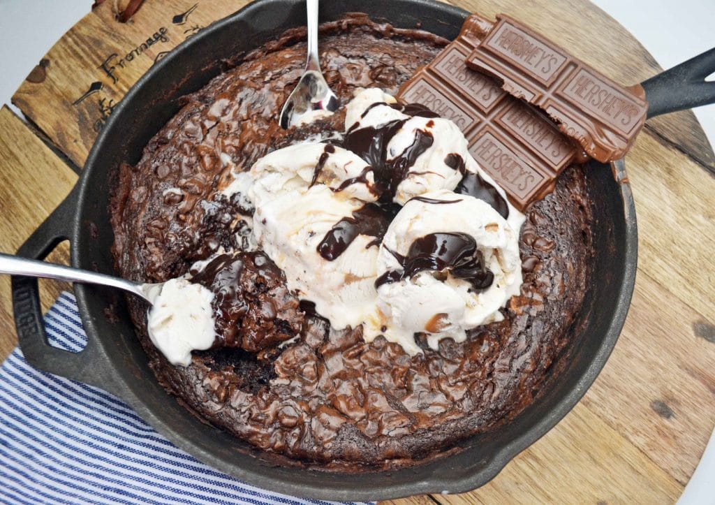 Double Chocolate Skillet Brownie Sundae by Modern Honey l www.modernhoney.com