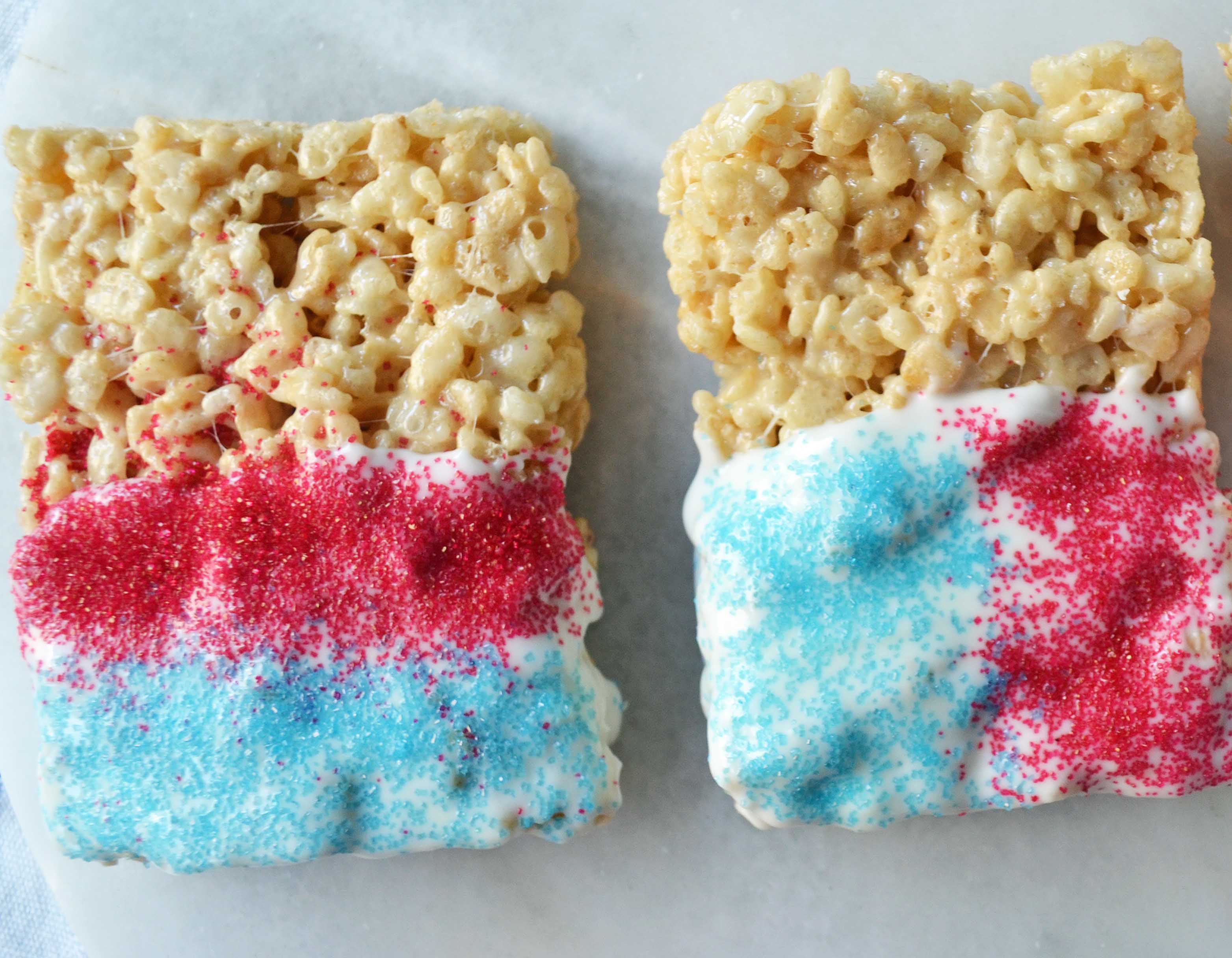 4th of July Chocolate Dipped Rice Krispies Treats by Modern Honey l www.modernhoney.com