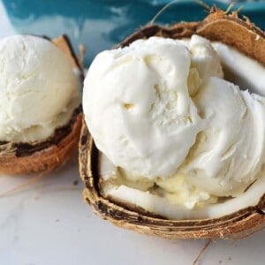 No-Churn Coconut Ice Cream with Fresh Mango by Modern Honey l www.modernhoney.com