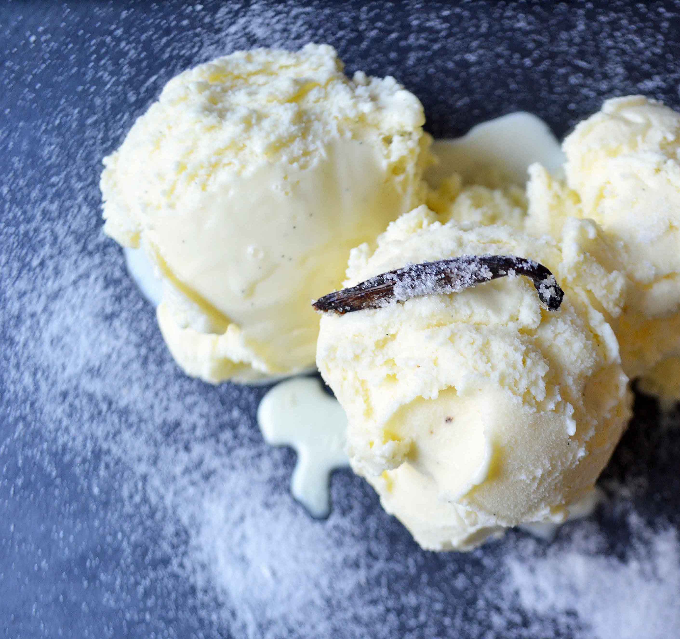 Homemade Vanilla Bean Ice Cream by Modern Honey l www.modernhoney.com