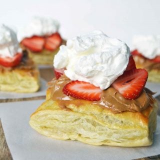 Lovebird Biscoff Cookie Butter Pastry by Modern Honey l www.modernhoney.com