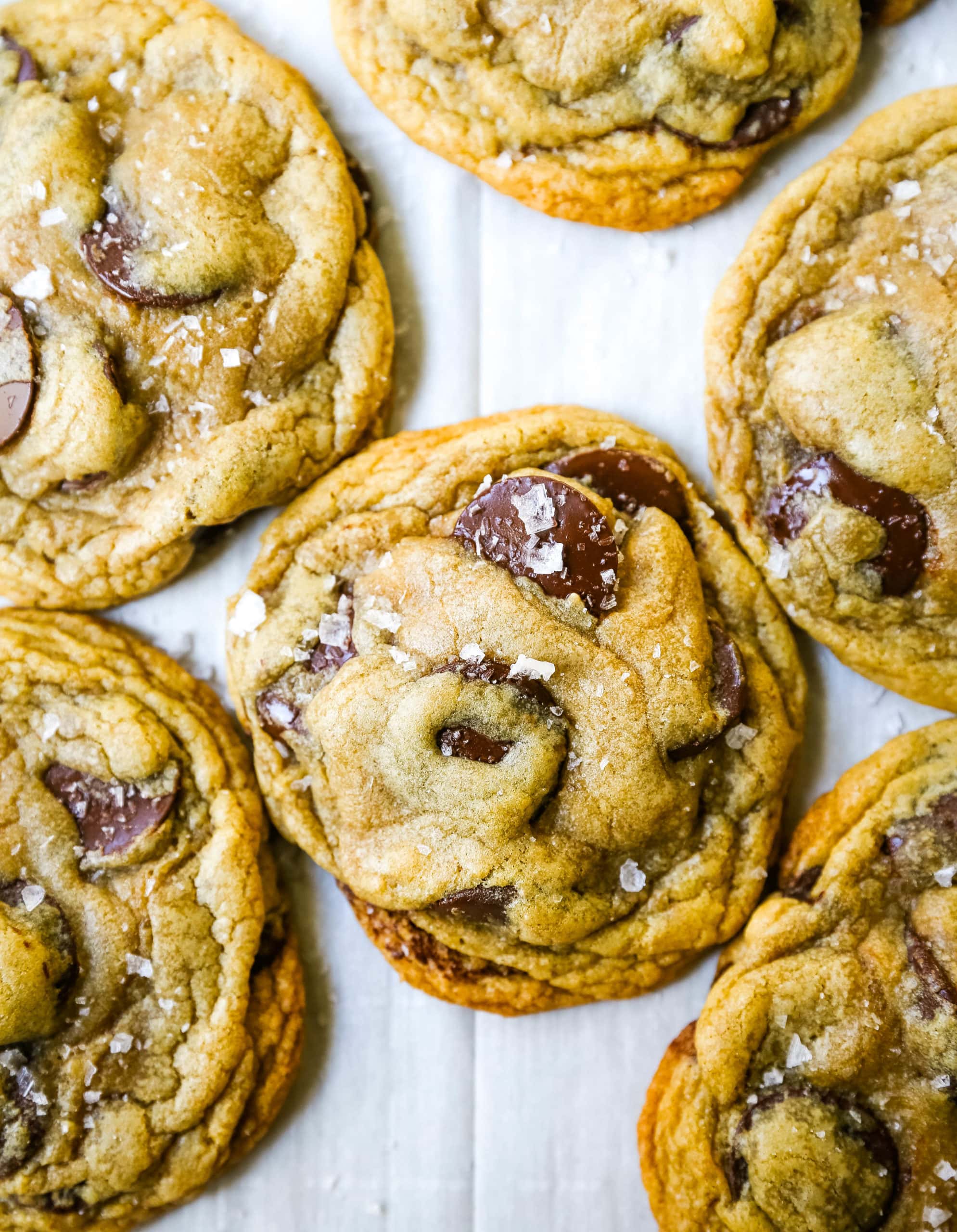 The BEST Browned Butter Chocolate Chip Cookies Homemade browned butter chocolate chip cookies are made in one saucepan! This perfect chocolate chip cookie has rich buttery toffee flavor. This is the best chocolate chip cookie recipe.  www.modernhoney.com #saucepancookie #brownbuttercookie #chocolatechipcookie #chocolatechipcookies #cookie #cookies 