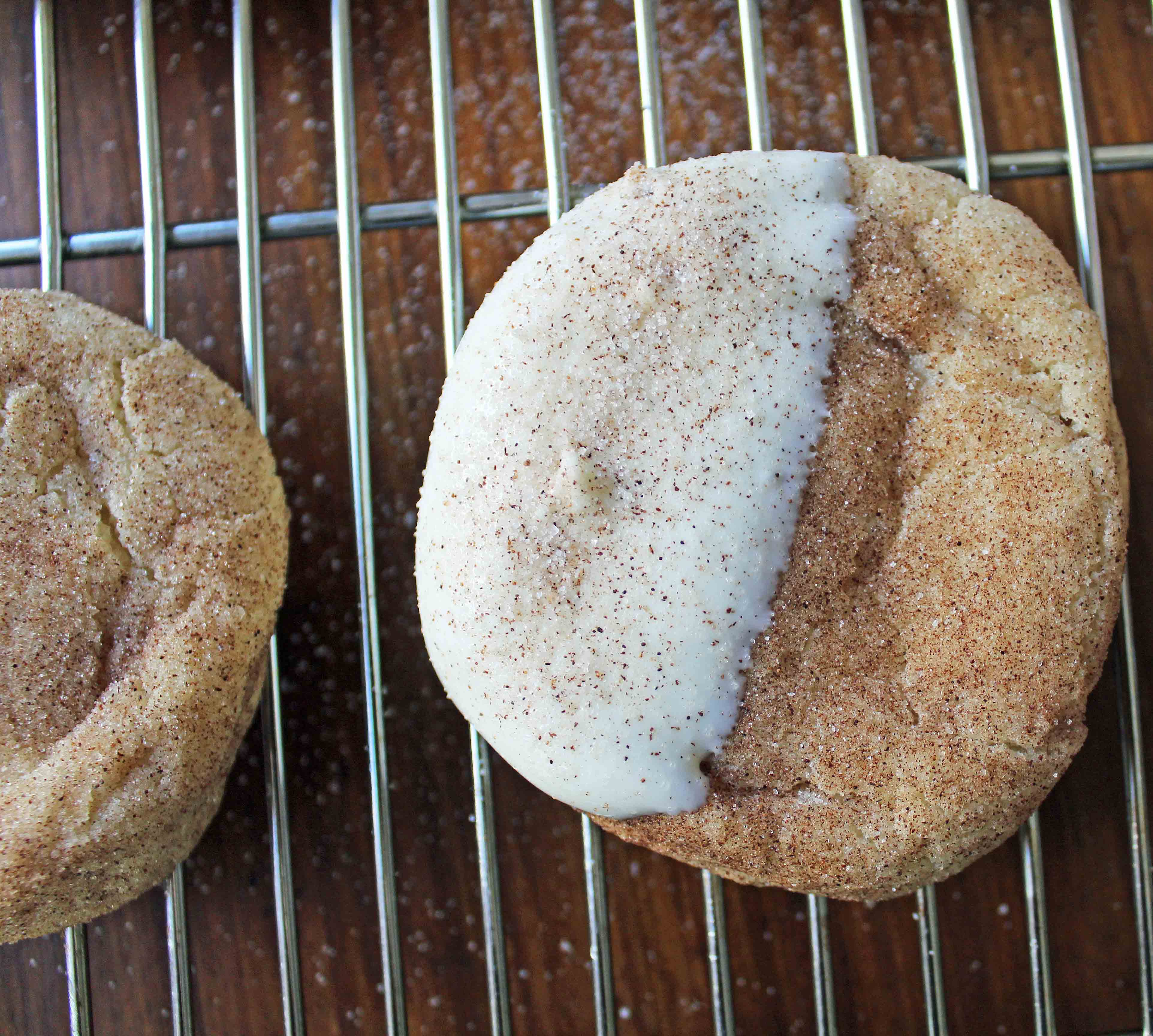 White Chocolate Dipper Snickerdoodles. The only Snickerdoodle Cookie recipe you will ever need. Perfect cinnamon sugar Snickerdoodles every single time. Snickerdoodles dipped in white chocolate make them even better. www.modernhoney.com