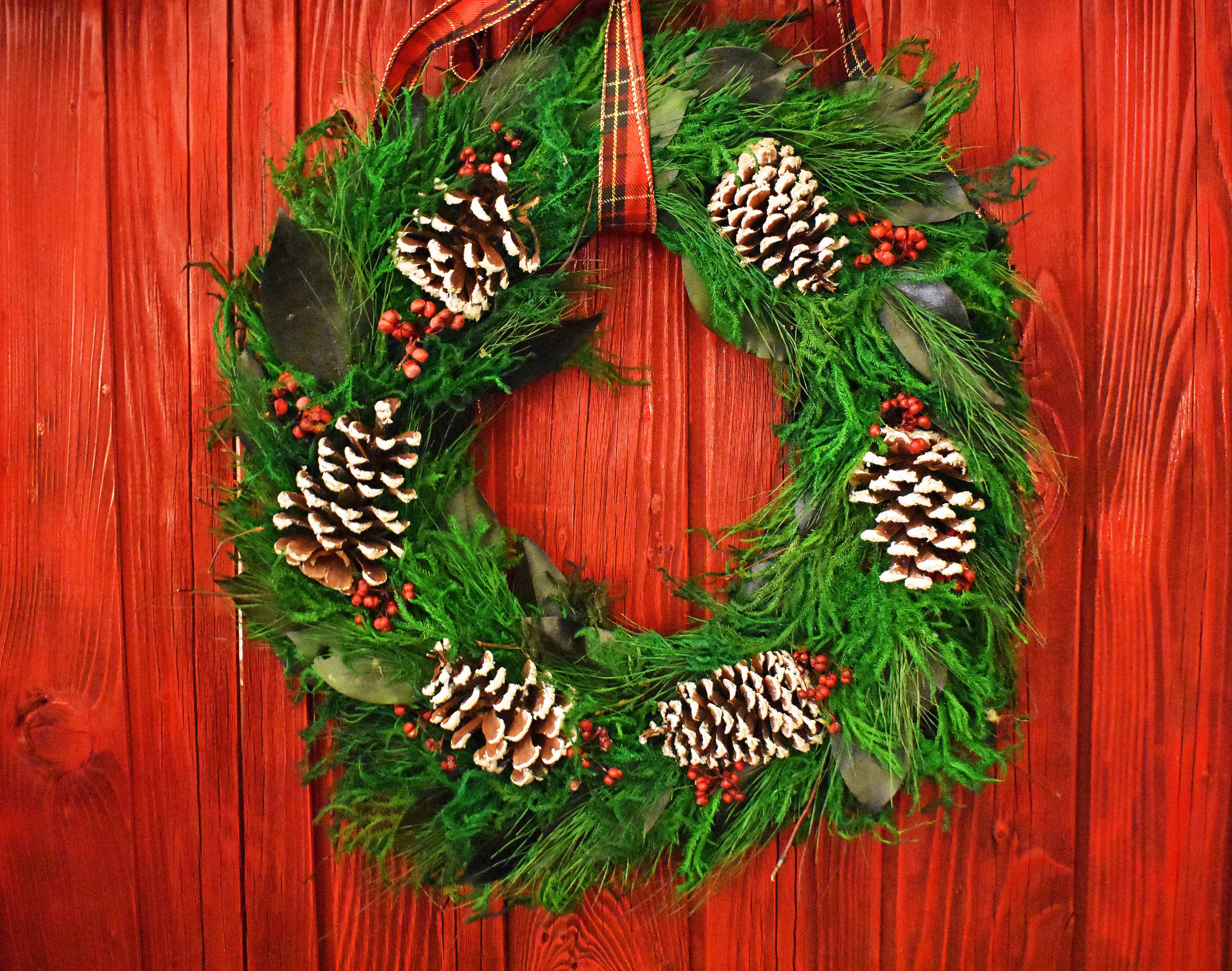 Christmas Decor Ideas by Modern Honey. DIY red rustic Christmas door.