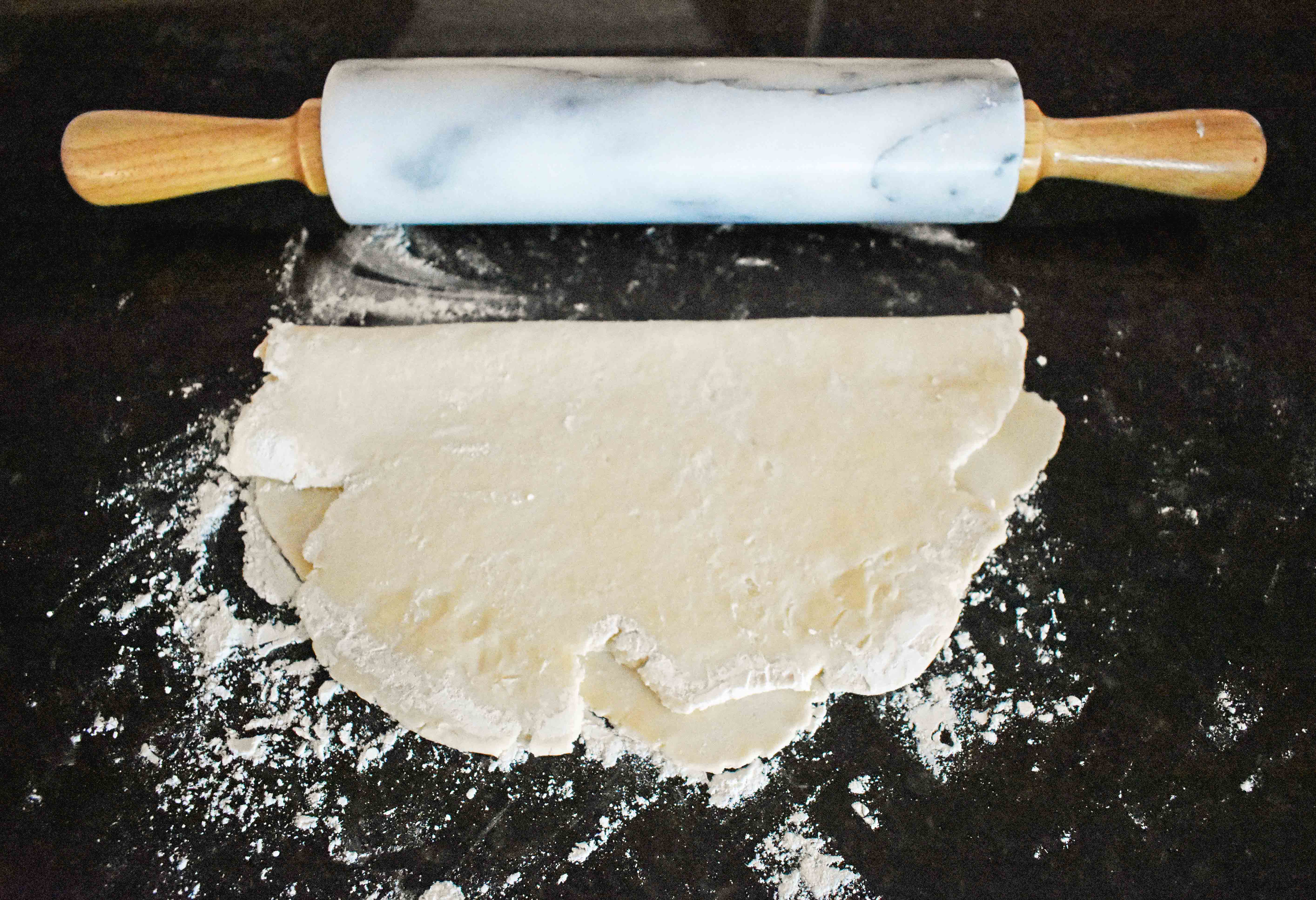 All Butter Flaky Pie Crust. Tips and tricks to make foolproof perfect pie crust every single time. www.modernhoney.com