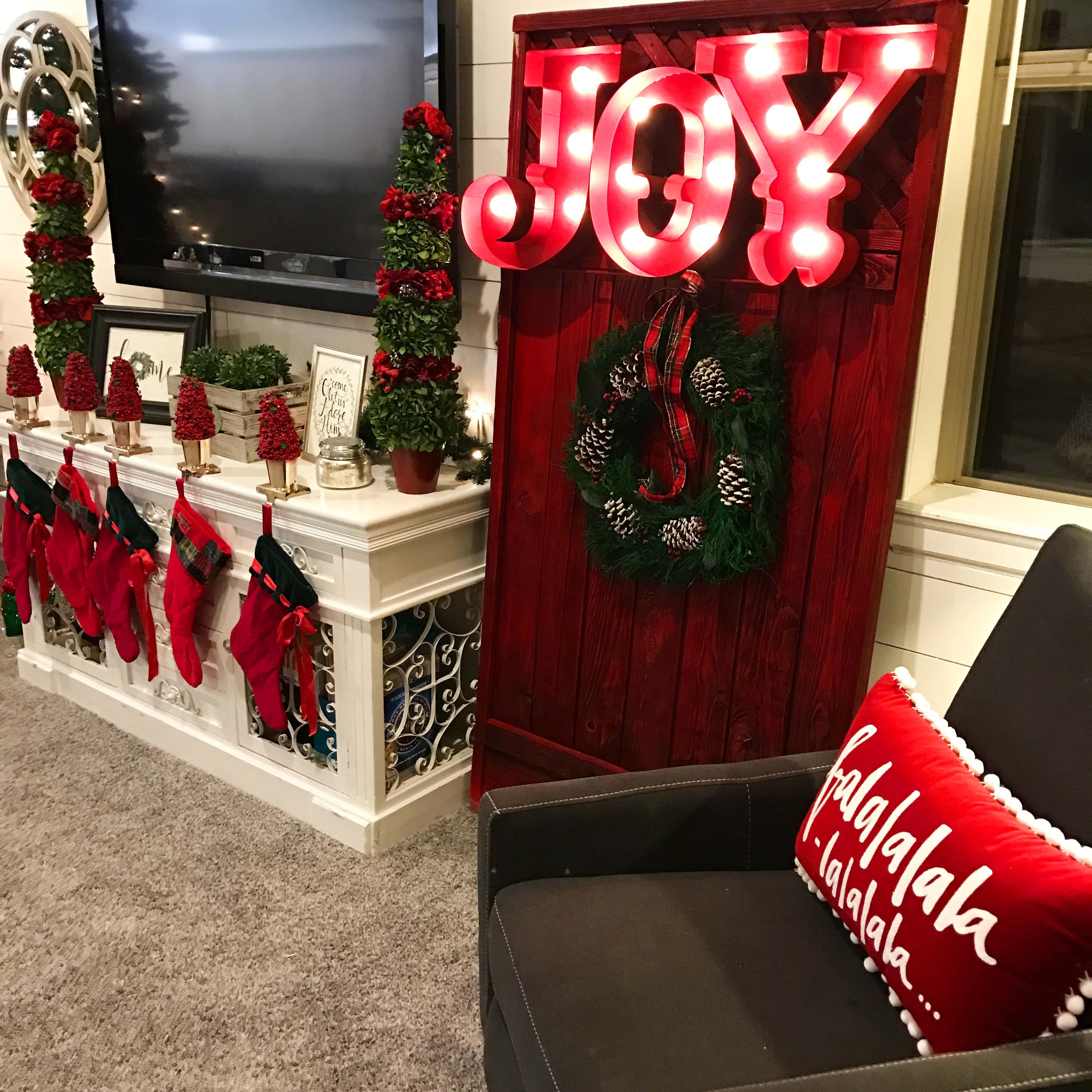 Christmas Decor Ideas by Modern Honey. Beautiful ways to transform your home for Christmas.