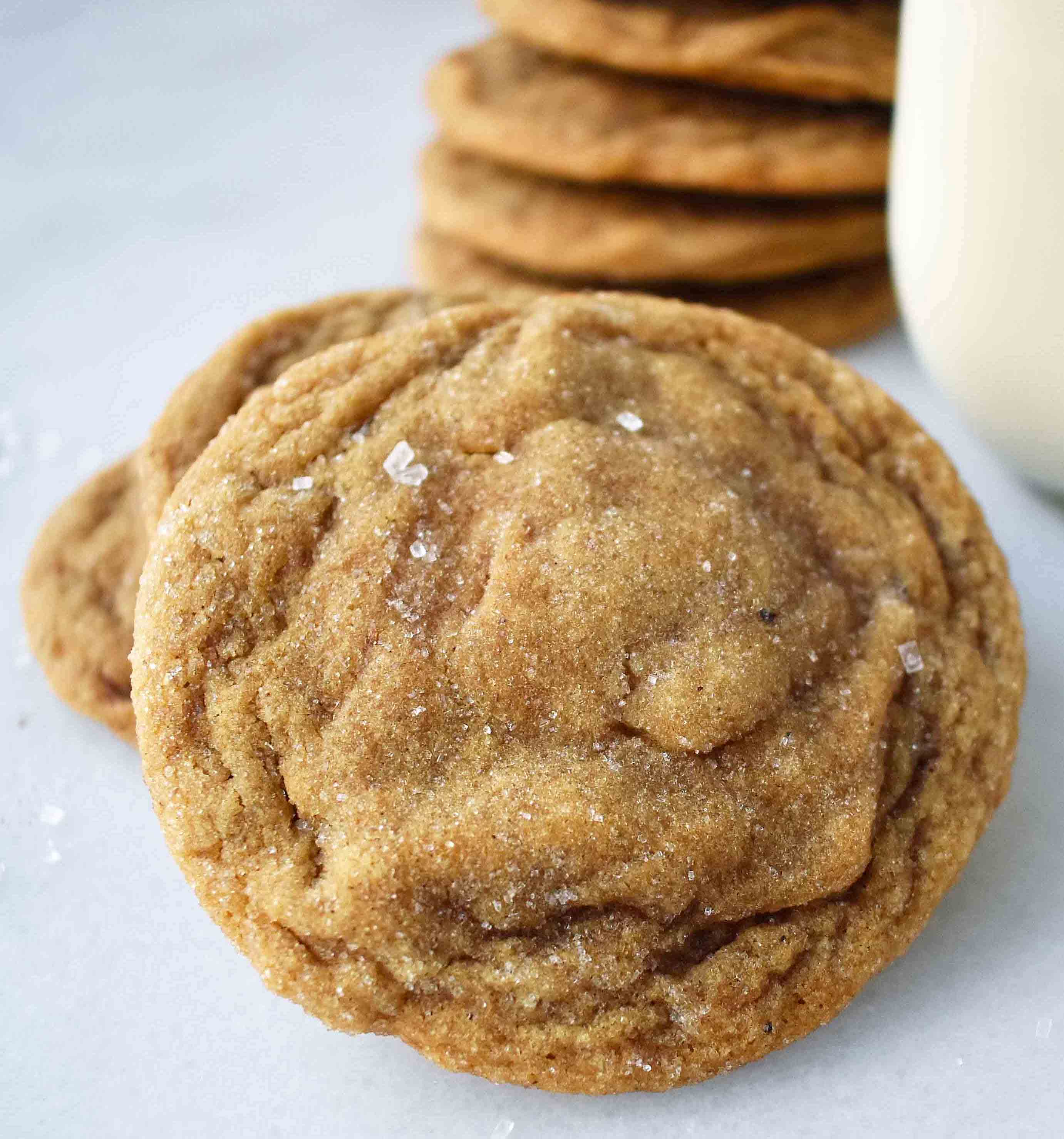 Soft Chewy Molasses Ginger Cookies. How to make the best ever soft molasses gingersnap cookies. The perfect gingerbread cookies. www.modernhoney.com #gingersnaps #molassescookies #softmolassescookies 