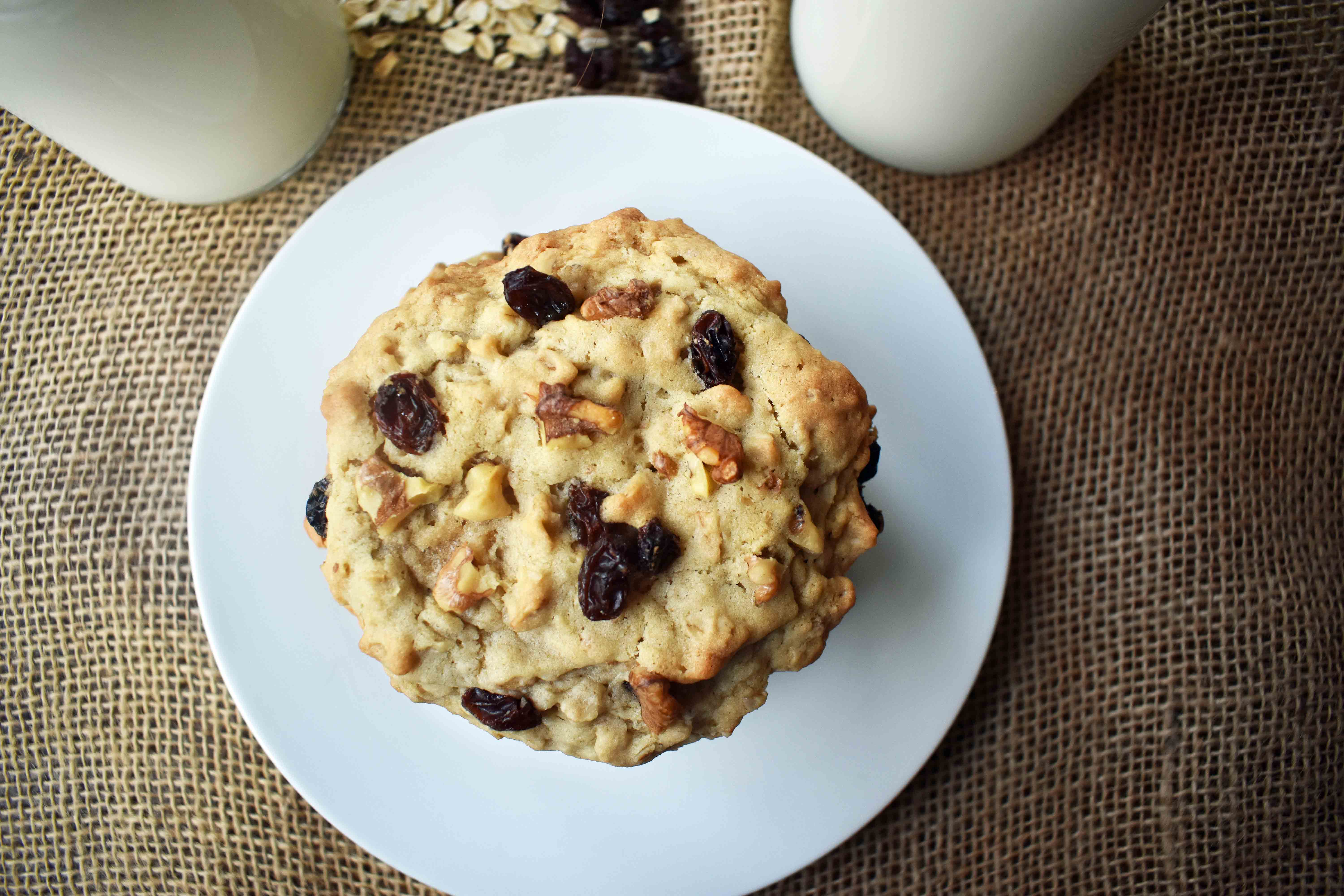 Levain Bakery Oatmeal Raisin Cookies. The ORIGINAL Levain Bakery Copycat Oatmeal Raisin Cookie by Modern Honey. Soft and chewy oatmeal raisin cookie from the popular New York City bakery -- Levain Bakery. The BEST oatmeal cookie recipe. 