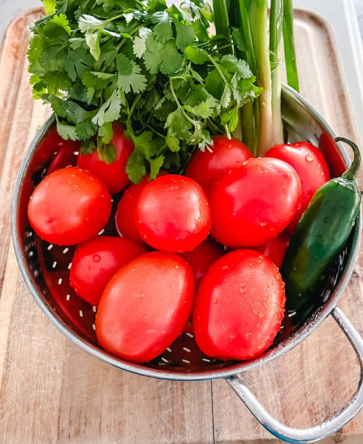 Homemade Salsa Ingredients. This is the best homemade salsa recipe! Fresh salsa made with the freshest of ingredients -- tomatoes, cilantro, jalapeno, green onions, and a secret ingredient makes this homemade salsa taste like it's from an authentic Mexican restaurant!