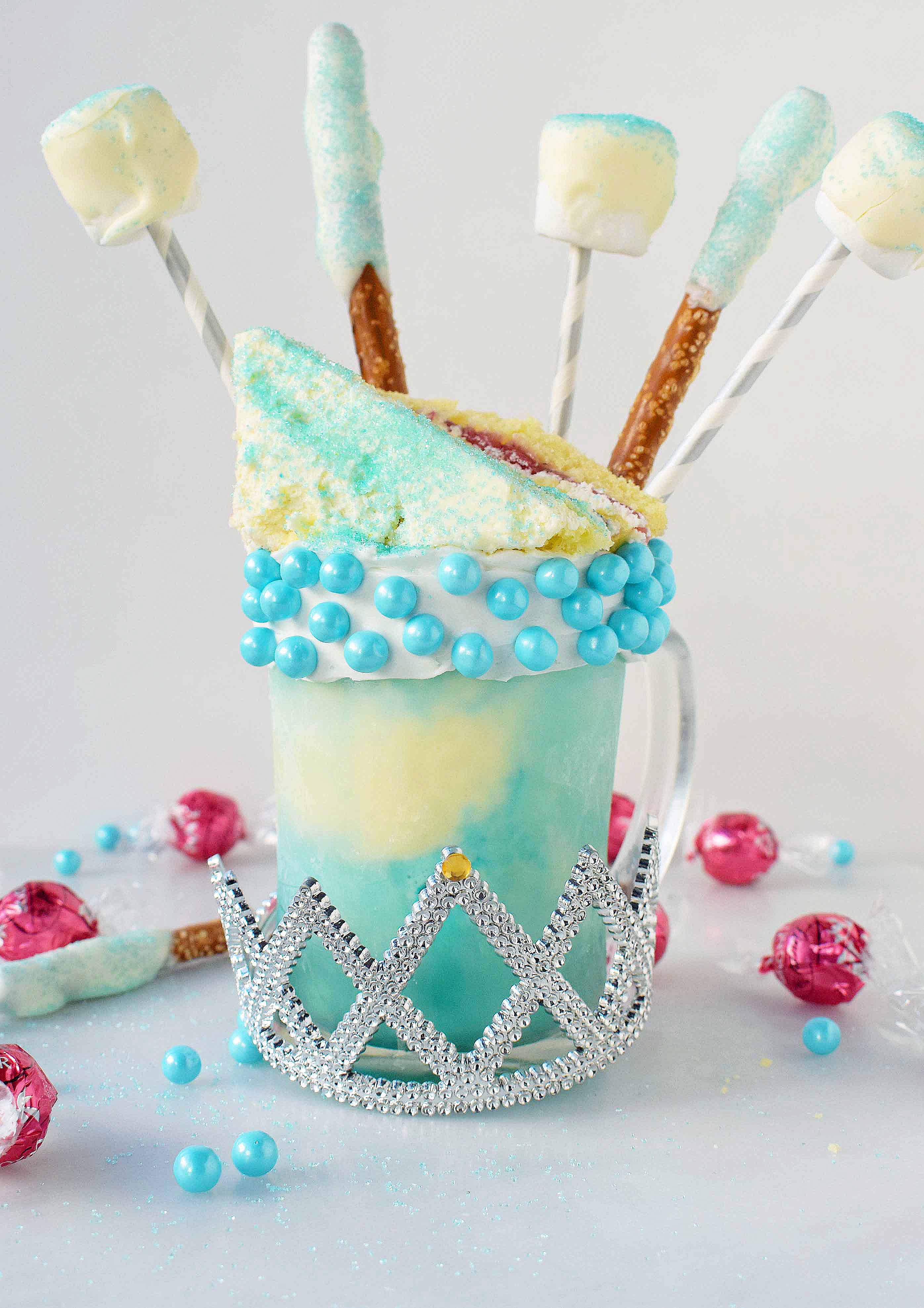 Princess Cinderella FreakShake. Perfect for Disney lovers or for a Princess Party. www.modernhoney.com