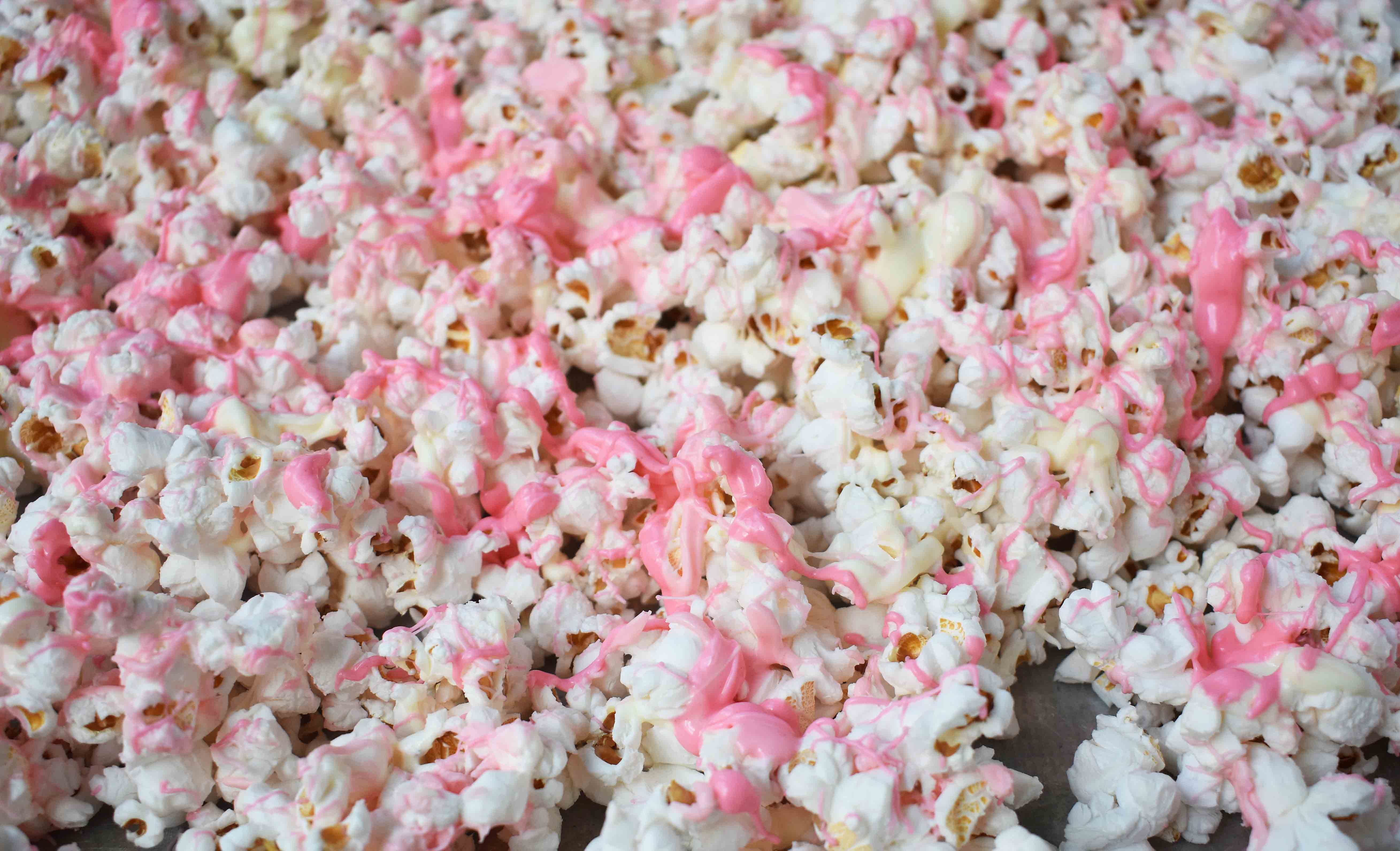 Homemade Valentine's Day White Chocolate and M & M Popcorn. www.modernhoney.com