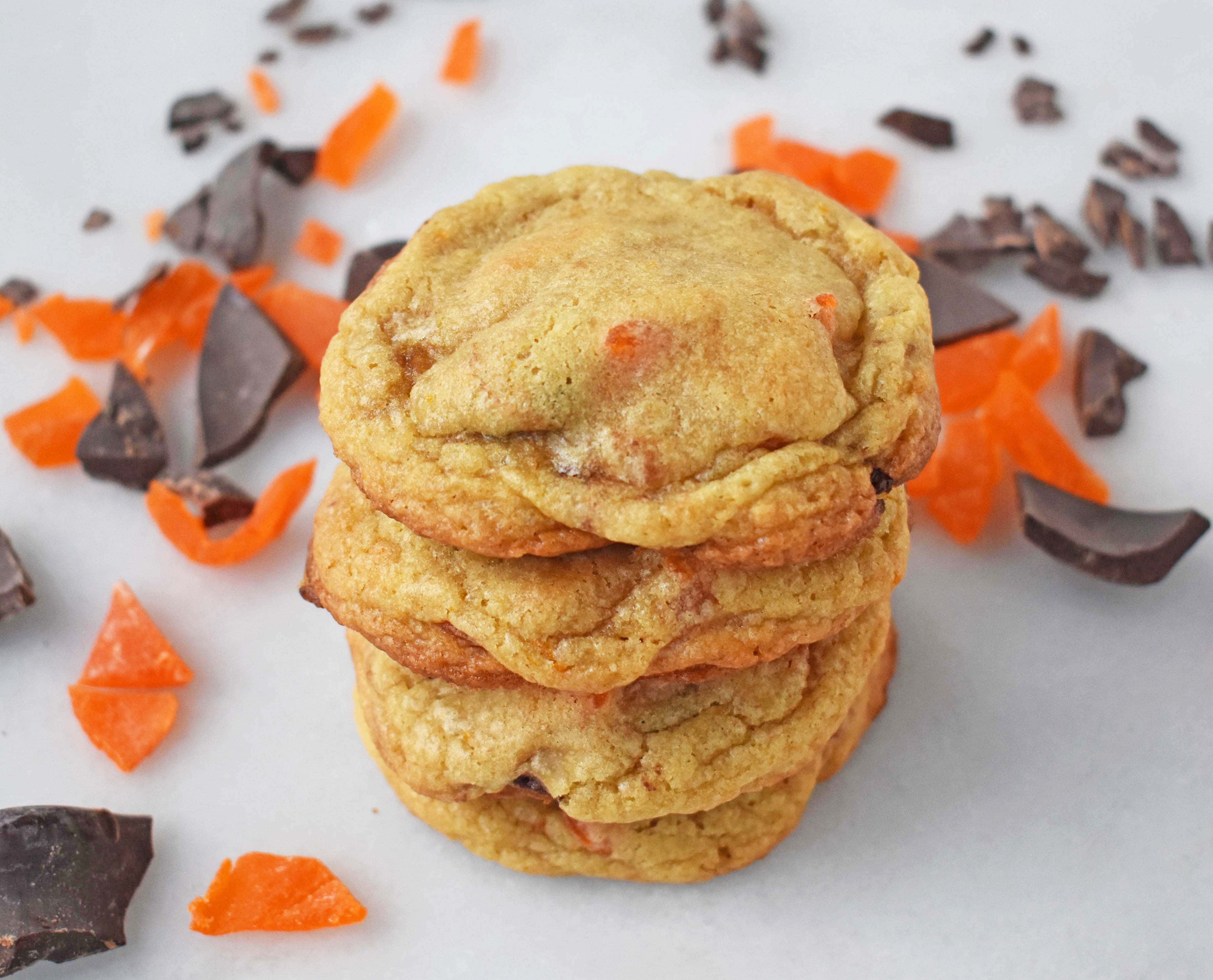 RubySnap Vivianna Dark Chocolate Mango Cookies by Modern Honey. Citrus dough cookies studded with dark chocolate and mango. A highly addicting cookie from this popular bakery. www.modernhoney.com