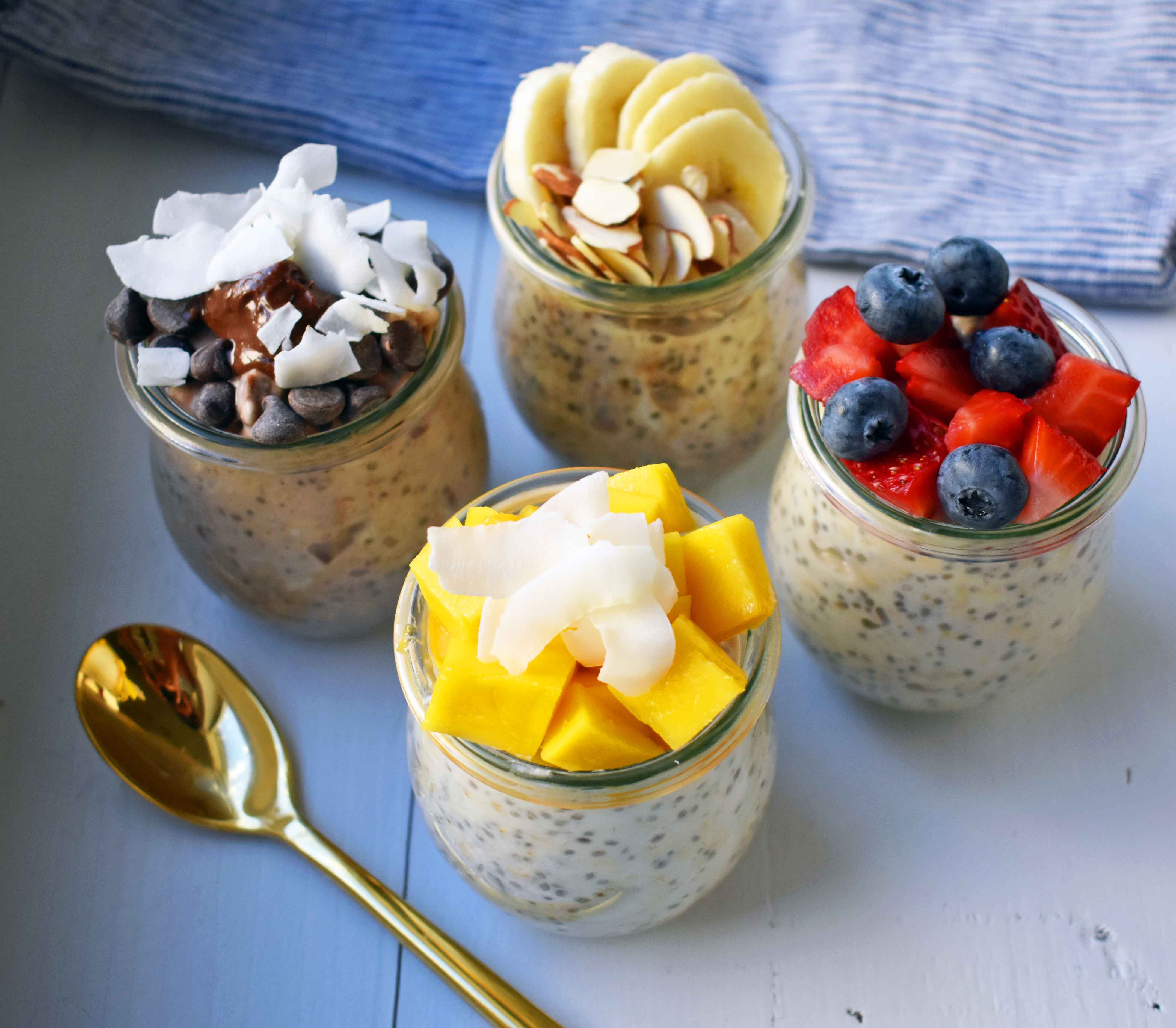 5 Ways to make Overnight Oats. How to make easy perfect overnight oats topped with berries, chocolate, bananas, coconut, and nuts. Naturally sweetened and protein filled breakfast. www.modernhoney.com