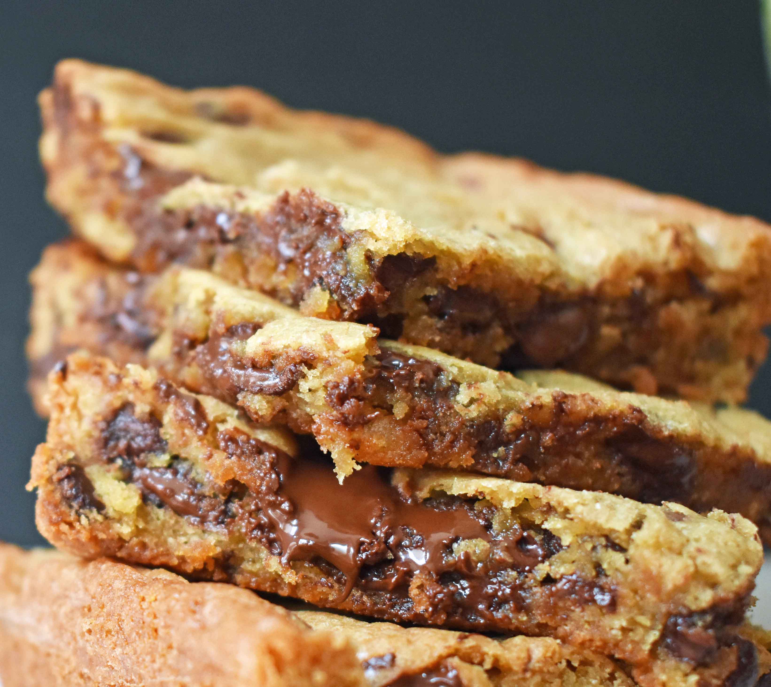 Chocolate Chip Cookie Bars. Classic buttery chocolate chip cookies in a bar. A favorite cookie bar recipe! www.modernhoney.com