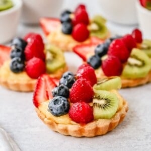 Fruit Tart with Pastry Cream This French fruit tart is made with a flaky, buttery pie crust, filled with homemade vanilla bean pastry cream, and topped with fresh fruit.