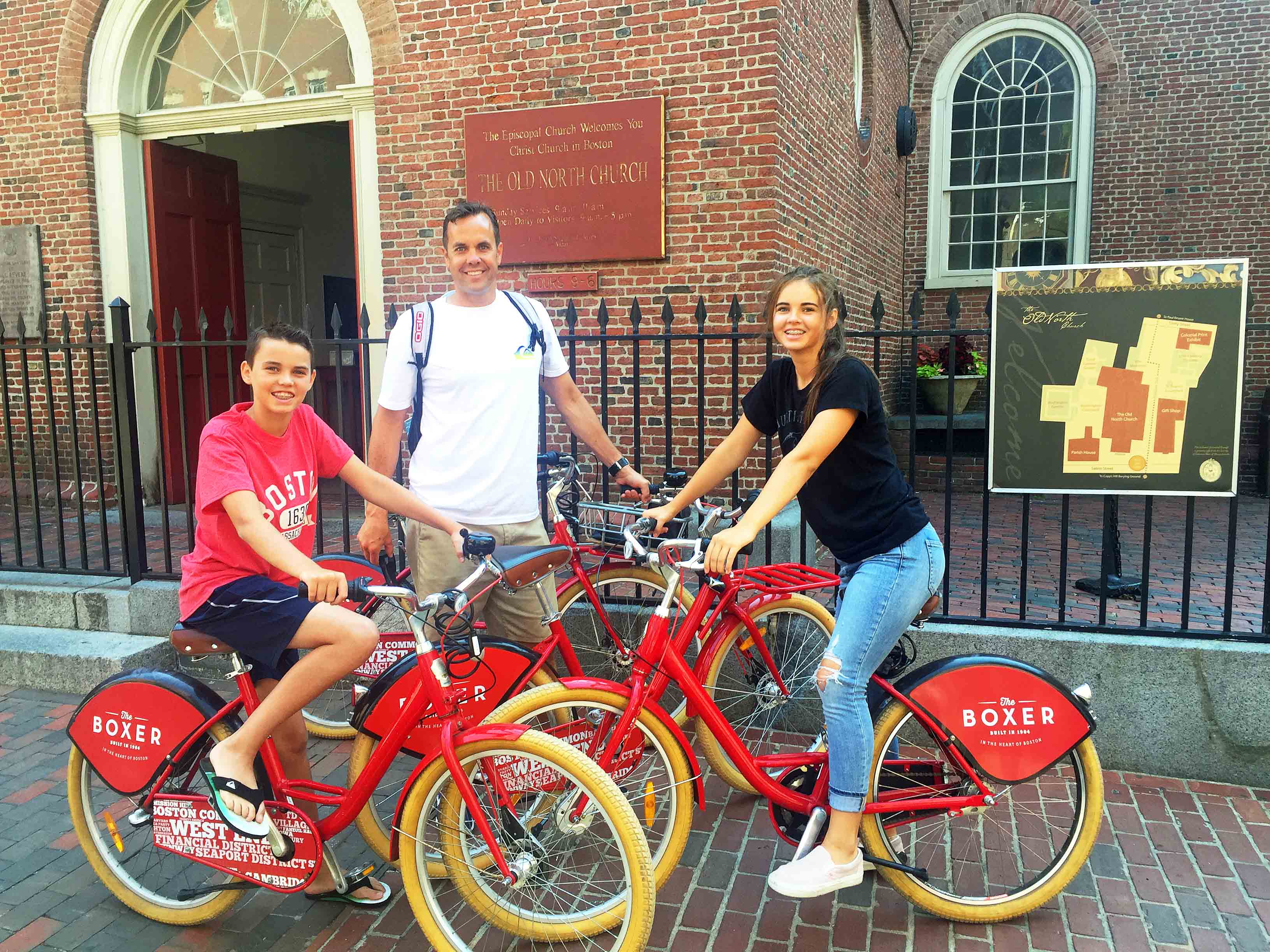 Old North Church. Best Places to Eat and See in Boston. A list of the best things to do and best places to eat while traveling to Boston. Weather in Boston, transportation in Boston, and entertainment and food in Boston. www.modernhoney.com