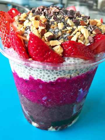 Best Places to Eat in Orange County by Modern Honey. Blue Bowl acai bowl in Orange California.