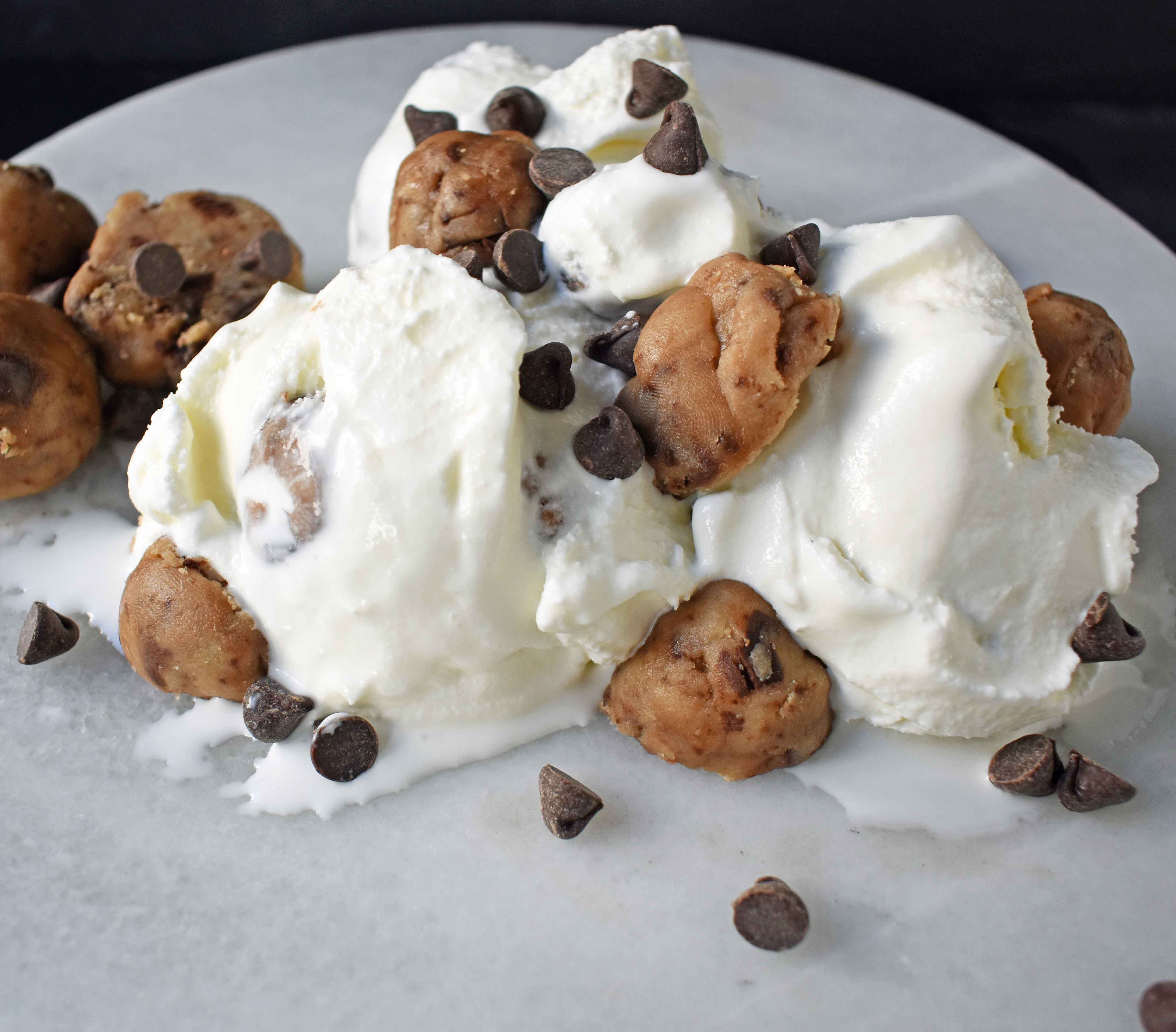 🍦MINT CHOCOLATE CHIP ICE CREAM MIX!🍨IN MY PIONEER WOMAN ICE CREAM MAKER!  SIMPLE AND EASY! DELICIOUS! 