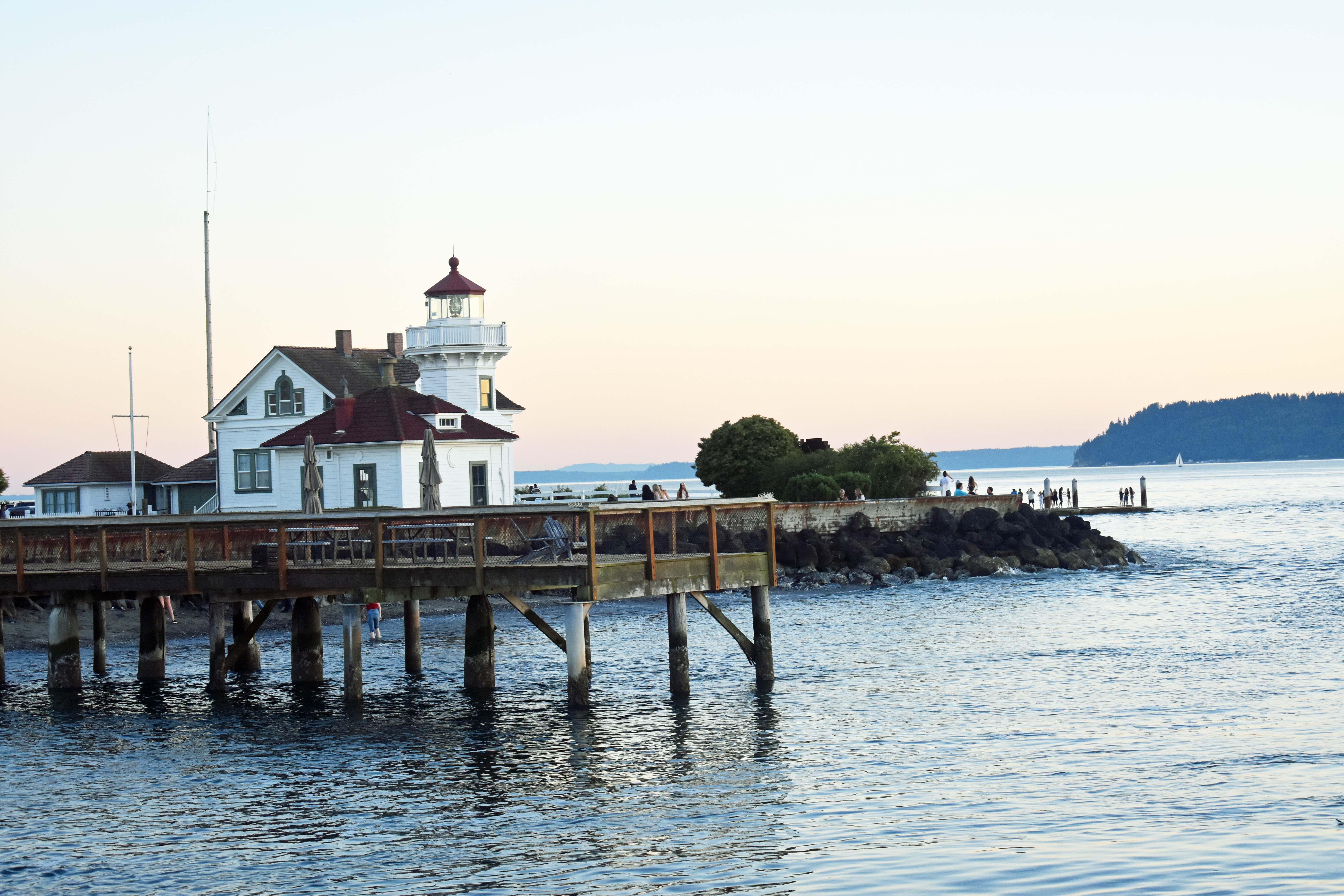 Ferry to Whidbey Island Lighthouse. Best Places to Eat and See in Seattle. The most popular spots to visit and the best restaurants. Tips on the best places to see in Seattle Washington. www.modernhoney.com