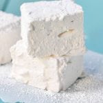 How to make soft and homemade marshmallows. Simple recipe to make perfect marshmallows at home. www.modernhoney.com