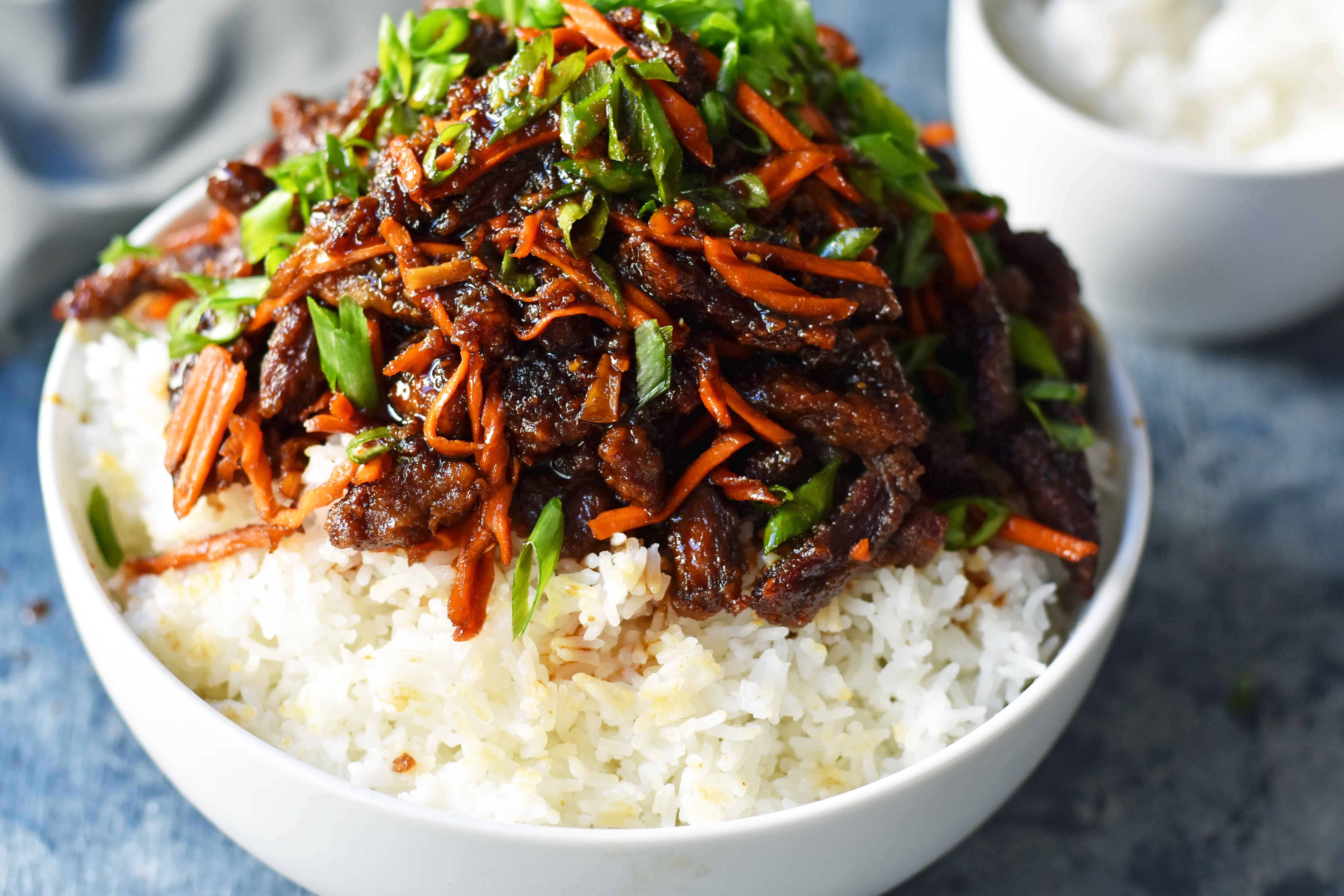 https://www.modernhoney.com/wp-content/uploads/2017/09/Mongolian-Beef-2.jpg