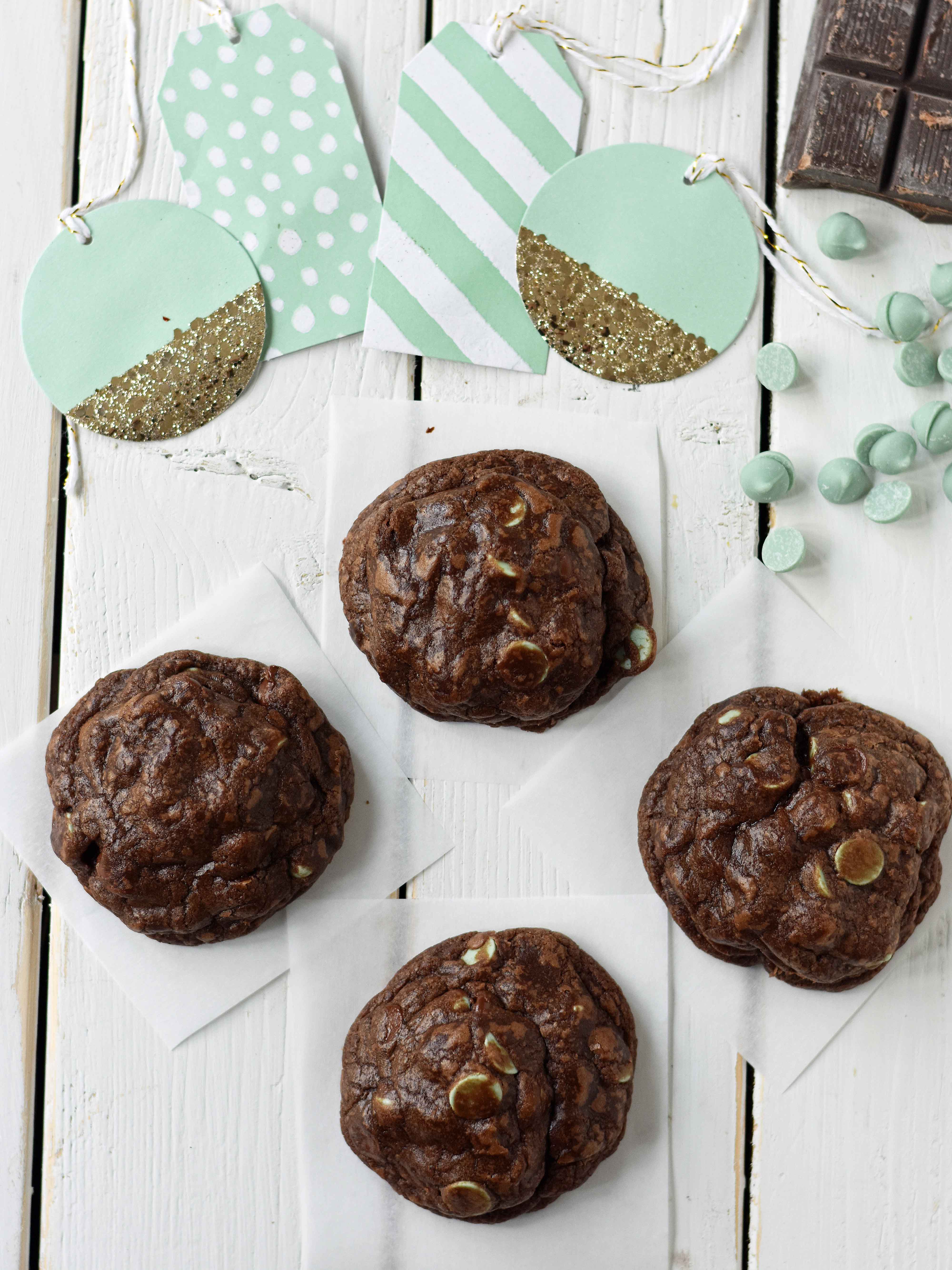 Chocolate Mint Chip Cookies are made with a rich chewy double chocolate cookie with silky smooth mint chips. A perfect chocolate mint cookie! www.modernhoney.com