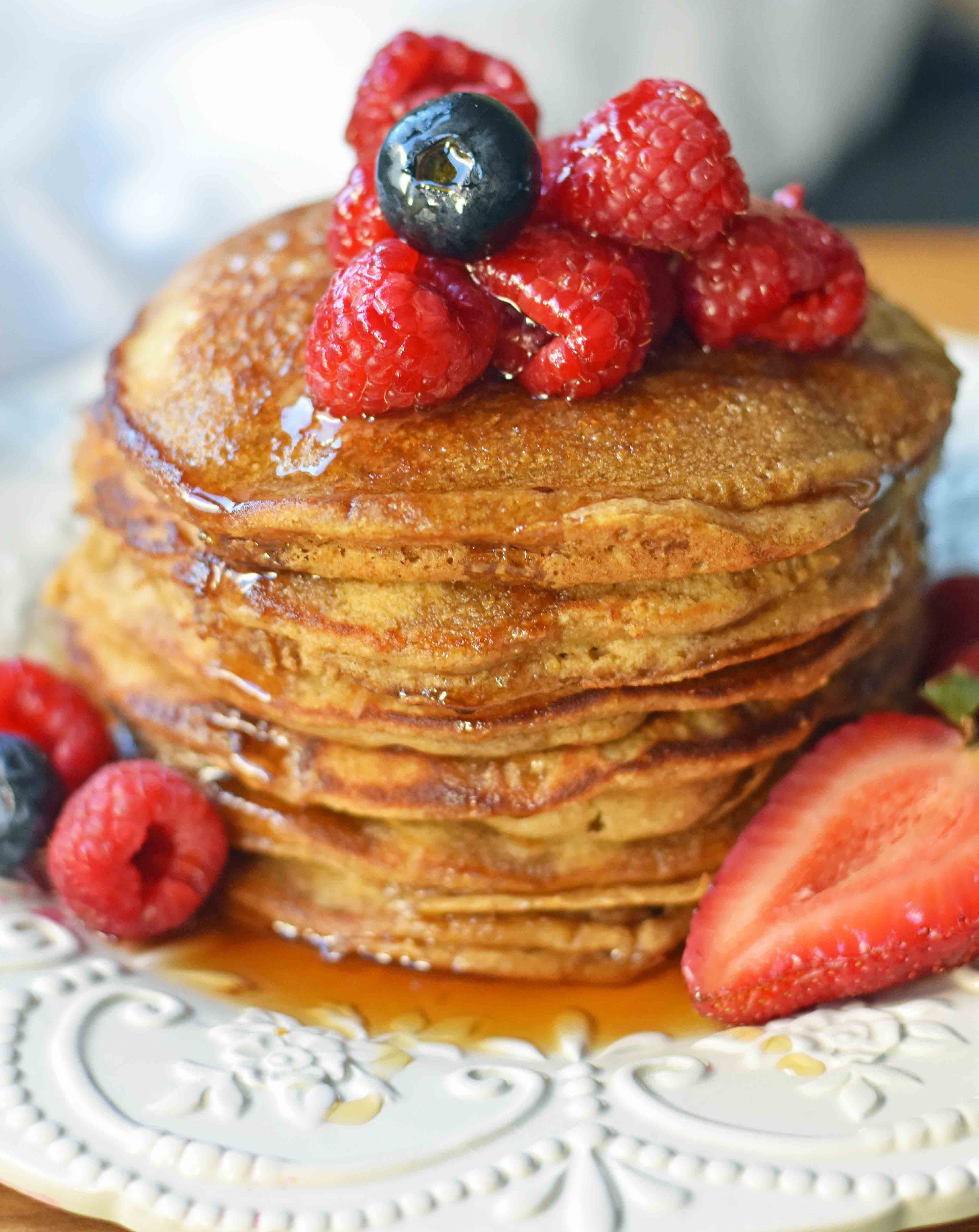 Protein Pancakes Recipe. How to make healthy protein pancakes with collagen. Protein banana pancakes are gluten-free and dairy-free. Gluten-free protein pancakes are so delicious and healthy! www.modernhoney.com