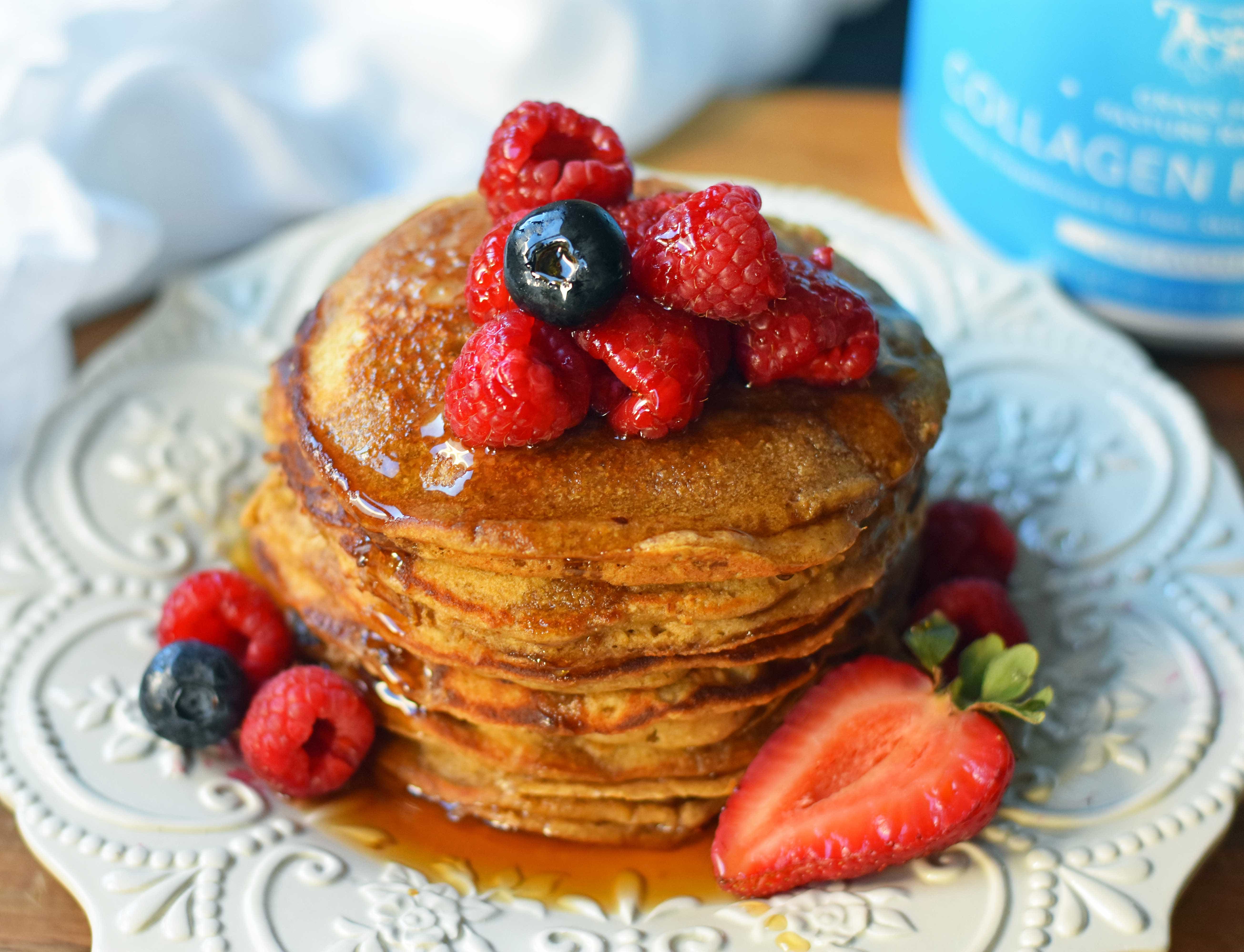 Protein Pancakes Recipe. How to make healthy protein pancakes with collagen. Protein banana pancakes are gluten-free and dairy-free. Gluten-free protein pancakes are so delicious and healthy! www.modernhoney.com