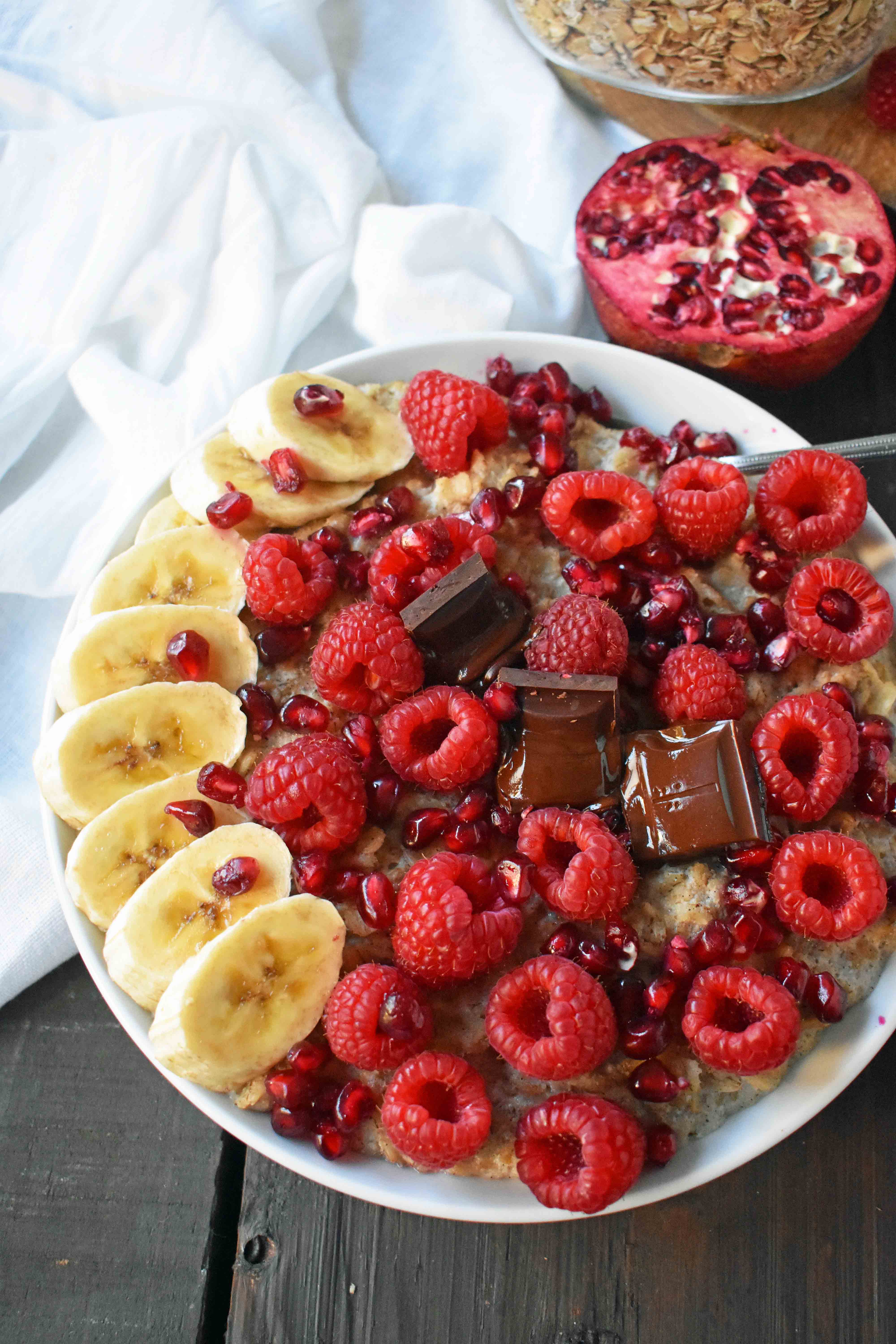 High-Protein Oatmeal with Raspberries and Bananas