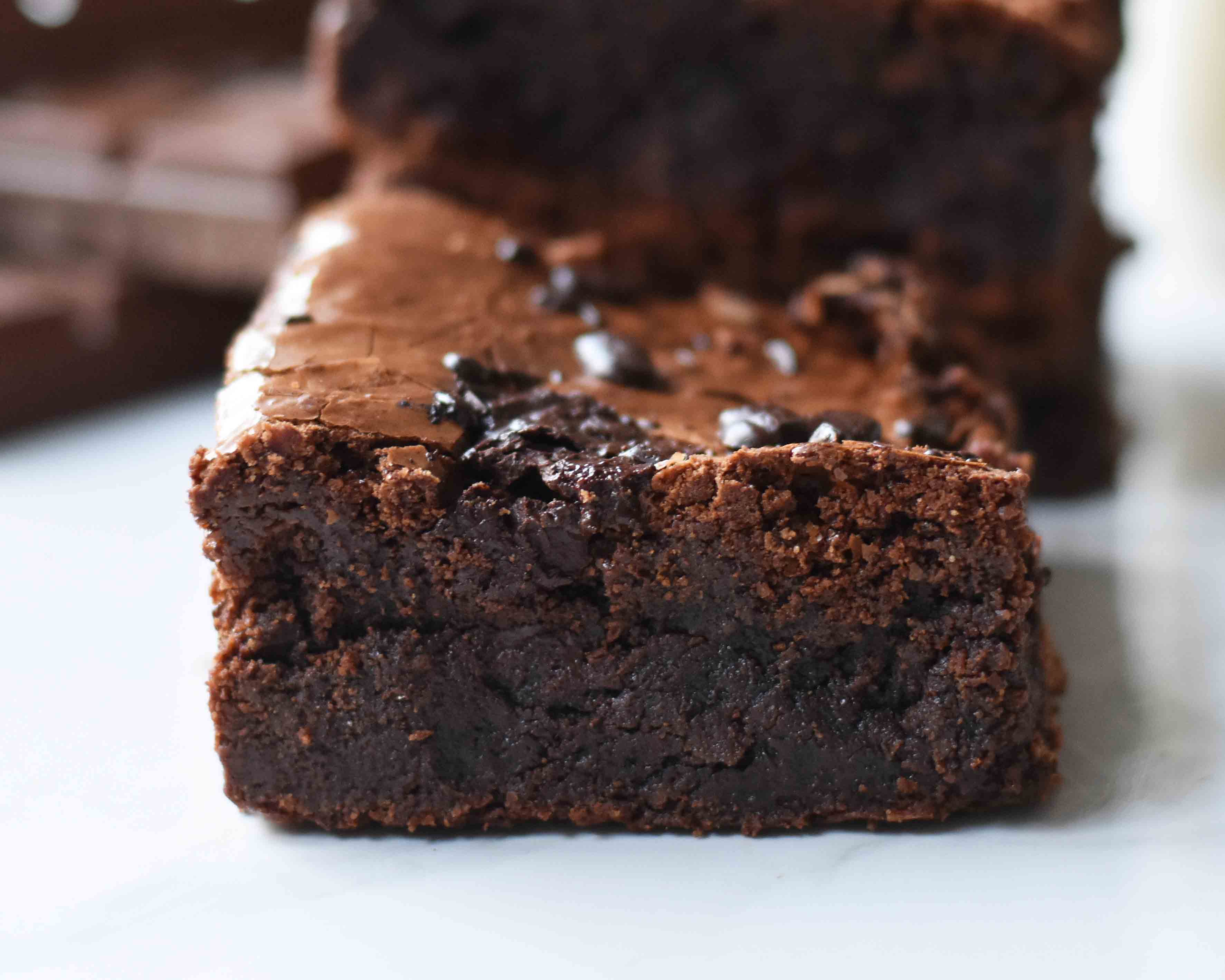 Gluten-Free Chocolate Fudge Brownies. How to make the best gluten-free brownies. Almond Flour Chocolate Brownies. #glutenfree #brownies #glutenfreebaking #glutenfreebrownies #brownies #chocolate www.modernhoney.com