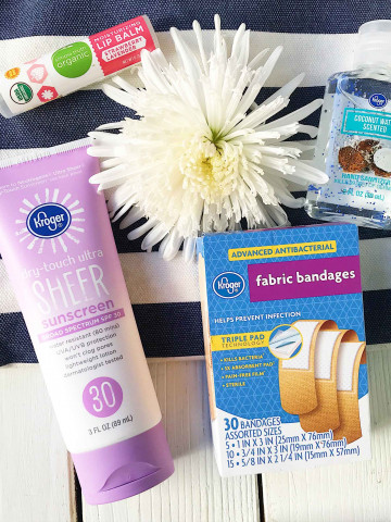 Summer Essentials Survival Kit for Moms. First Aid Kit for Moms. How to be prepared for anything as a Mom. What to put in your Mom Bag. Mom Bag Essentials. www.modernhoney.com #kroger #mombag #firstaidkit
