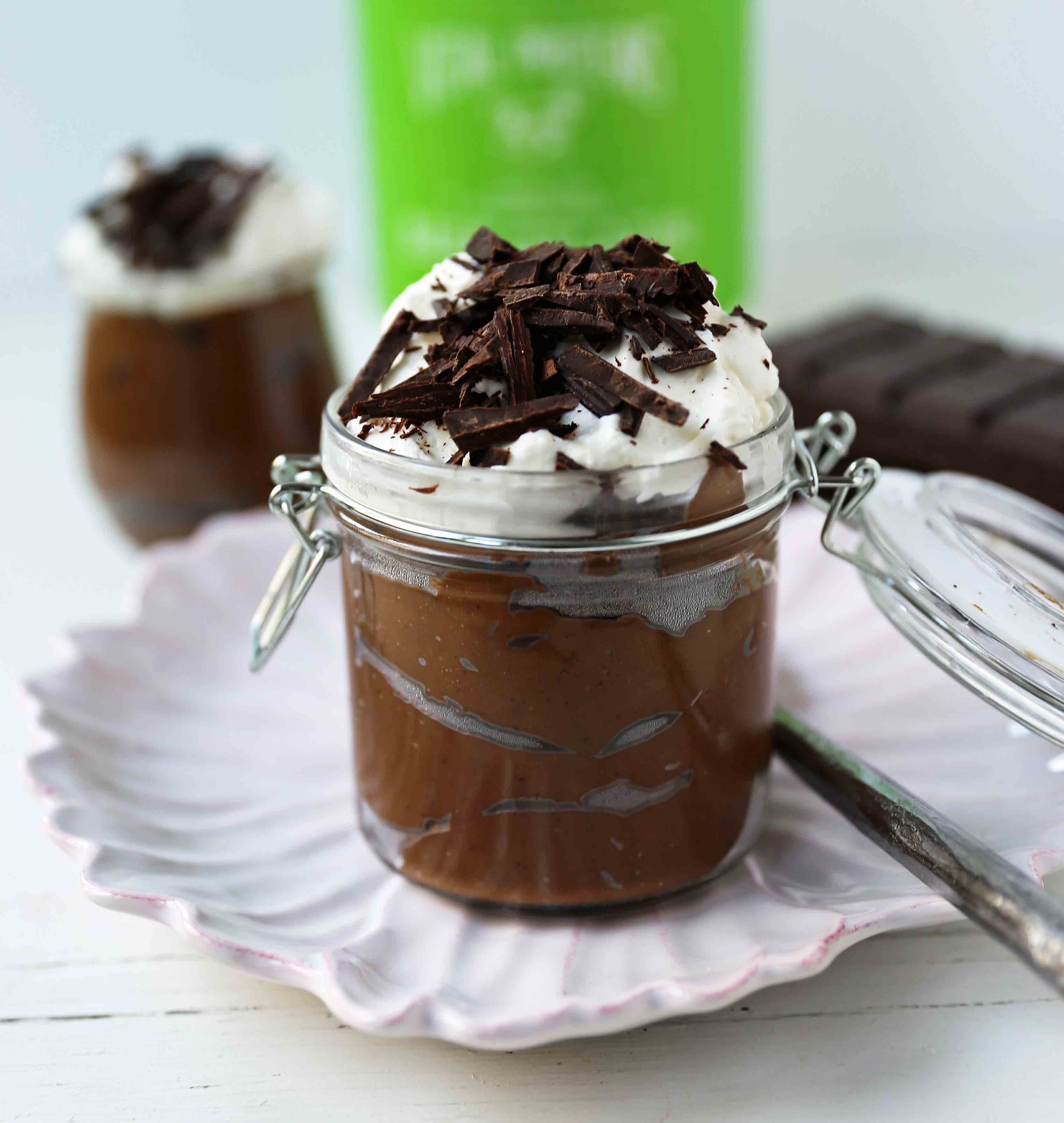 Dark Chocolate Avocado Mousse is a silky smooth creamy, healthy dessert. A healthy chocolate mousse recipe. www.modernhoney.com #chocolatemousse #chocolateavocadomousse #chocolate #collagenmousse