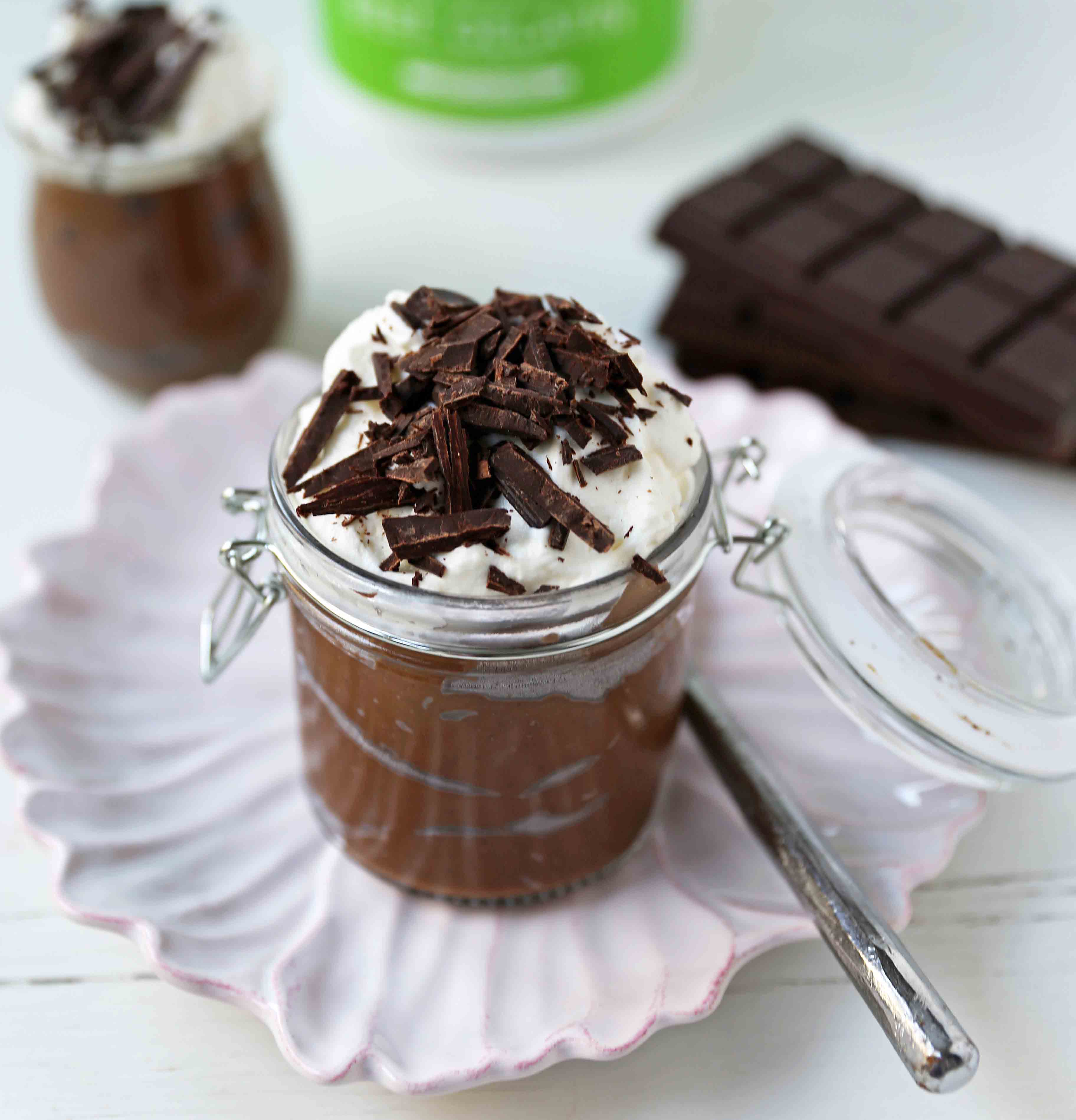 Dark Chocolate Avocado Mousse is a silky smooth creamy, healthy dessert. A healthy chocolate mousse recipe. www.modernhoney.com #chocolatemousse #chocolateavocadomousse #chocolate #collagenmousse