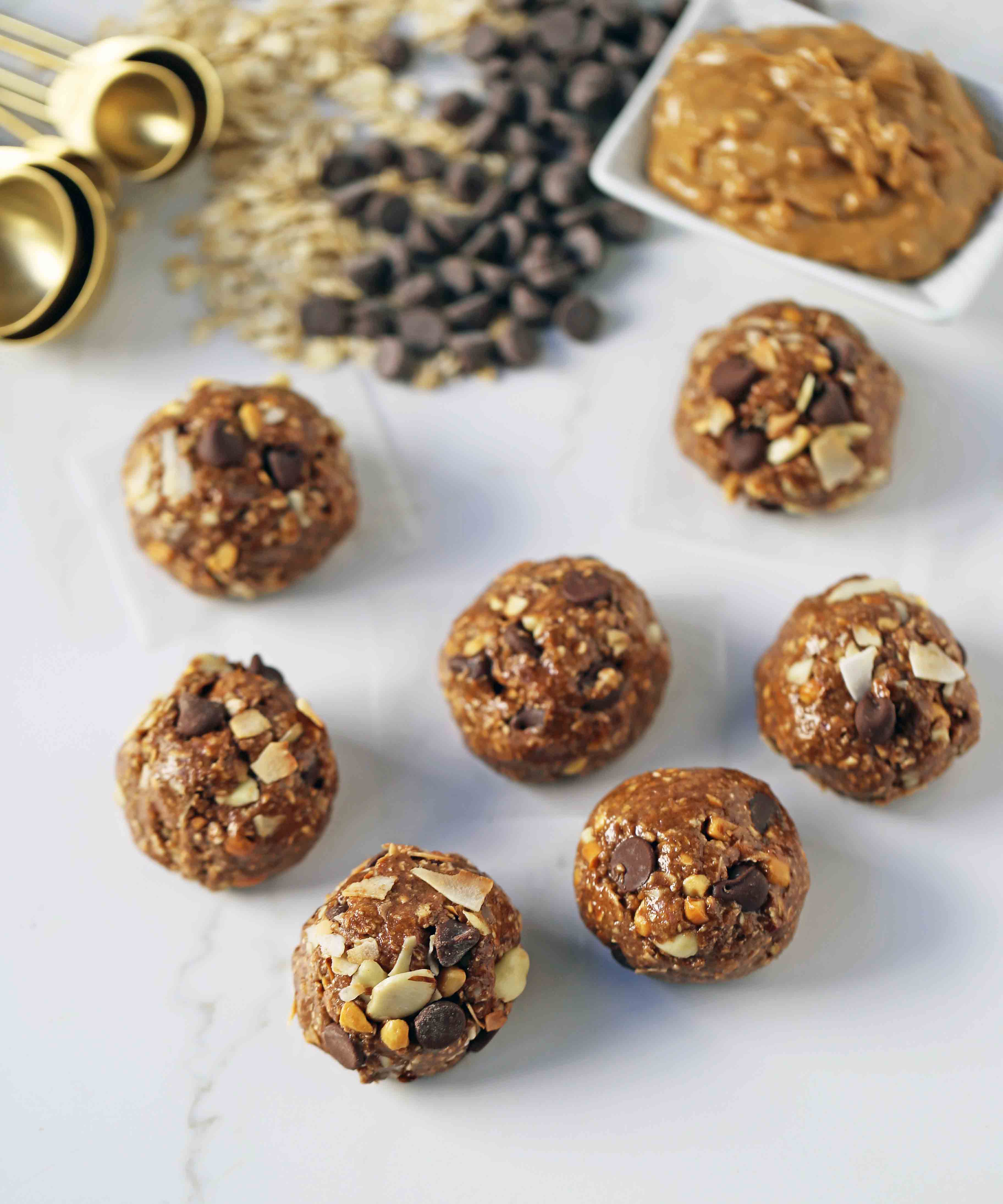 No-Bake Protein Energy Balls. High protein no-sugar-added energy bites. A healthy, filling snack recipe. www.modernhoney.com #wellnessyourway #proteinballs #energyballs #peanutbutterproteinballs #healthysnacks