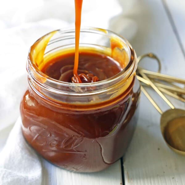 Homemade Salted Caramel Sauce. Sea Salt Caramel Sauce is the perfect ice cream topping. How to make the best caramel sauce at home. www.modernhoney.com #caramel