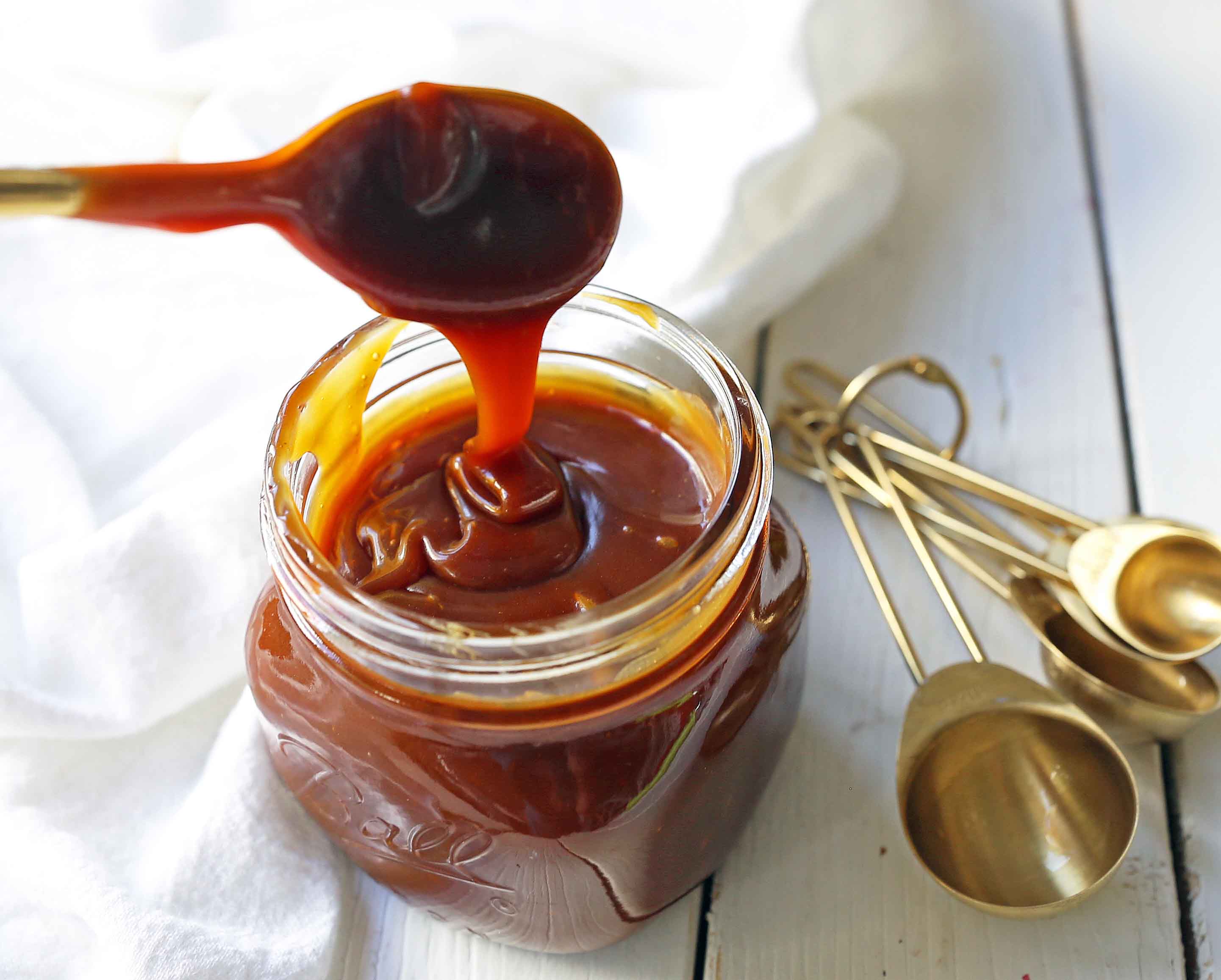 Homemade Salted Caramel Sauce. Sea Salt Caramel Sauce is the perfect ice cream topping. How to make the best caramel sauce at home. www.modernhoney.com #caramel