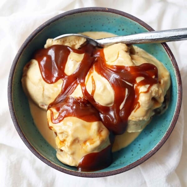 Salted Caramel Ice Cream. The Best Homemade Sea Salt Caramel Ice Cream Recipe. How to make homemade caramel ice cream. www.modernhoney.com #icecream #homemadeicecream #saltedcaramel #seasaltcaramel