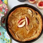 Brown Sugar Peach Dutch Baby Recipe. Sweet Peach and Browned Butter Dutch Baby Pancake. How to make a Peach Dutch Baby. www.modernhoney.com #dutchbaby #puffedpancake #peachpancake #peachdutchbaby