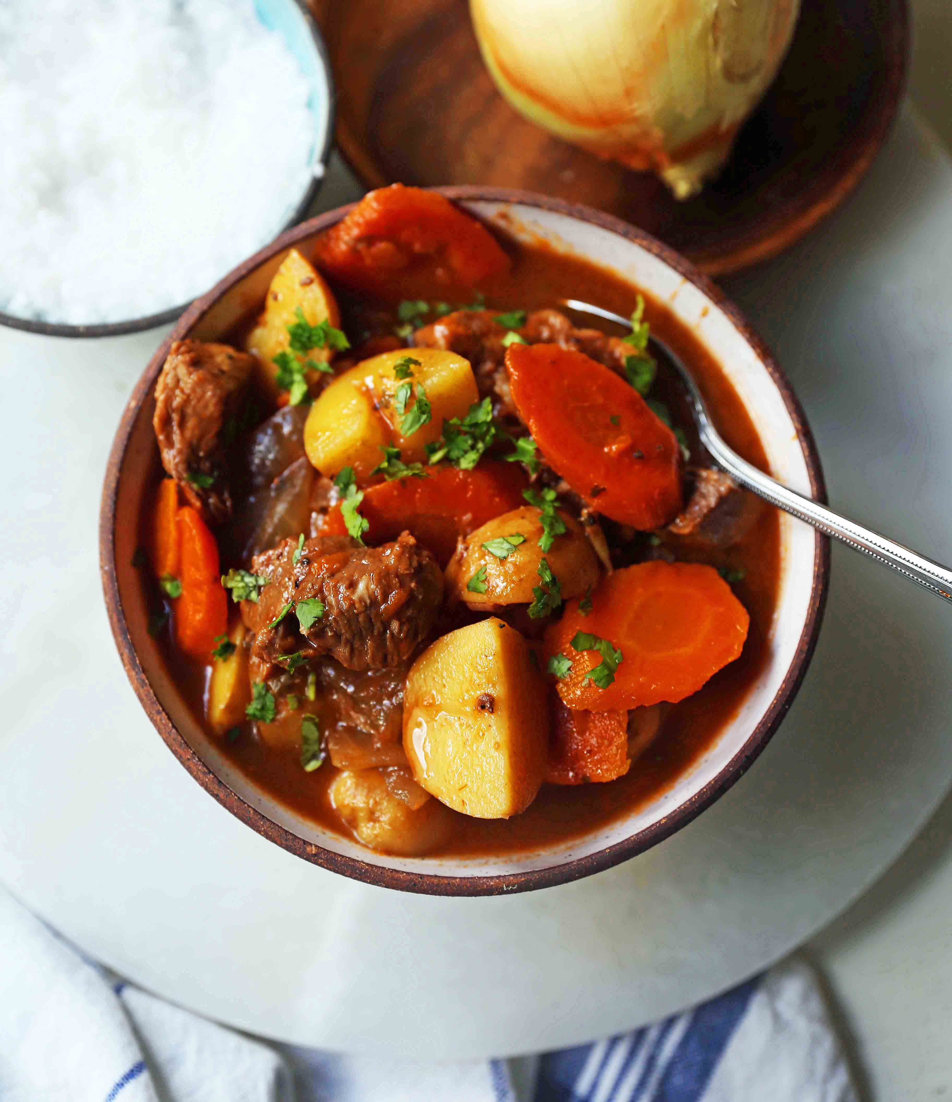 Hearty Beef Stew Recipe is the ultimate comfort food. A healthy beef stew recipe using lean beef, yukon gold potatoes, carrots, onions, in a rich broth. The perfect beef stew recipe! www.modernhoney.com #beefstew #beefstewrecipe #beefsoup #homemadebeefstew #comfortfood #Kroger 