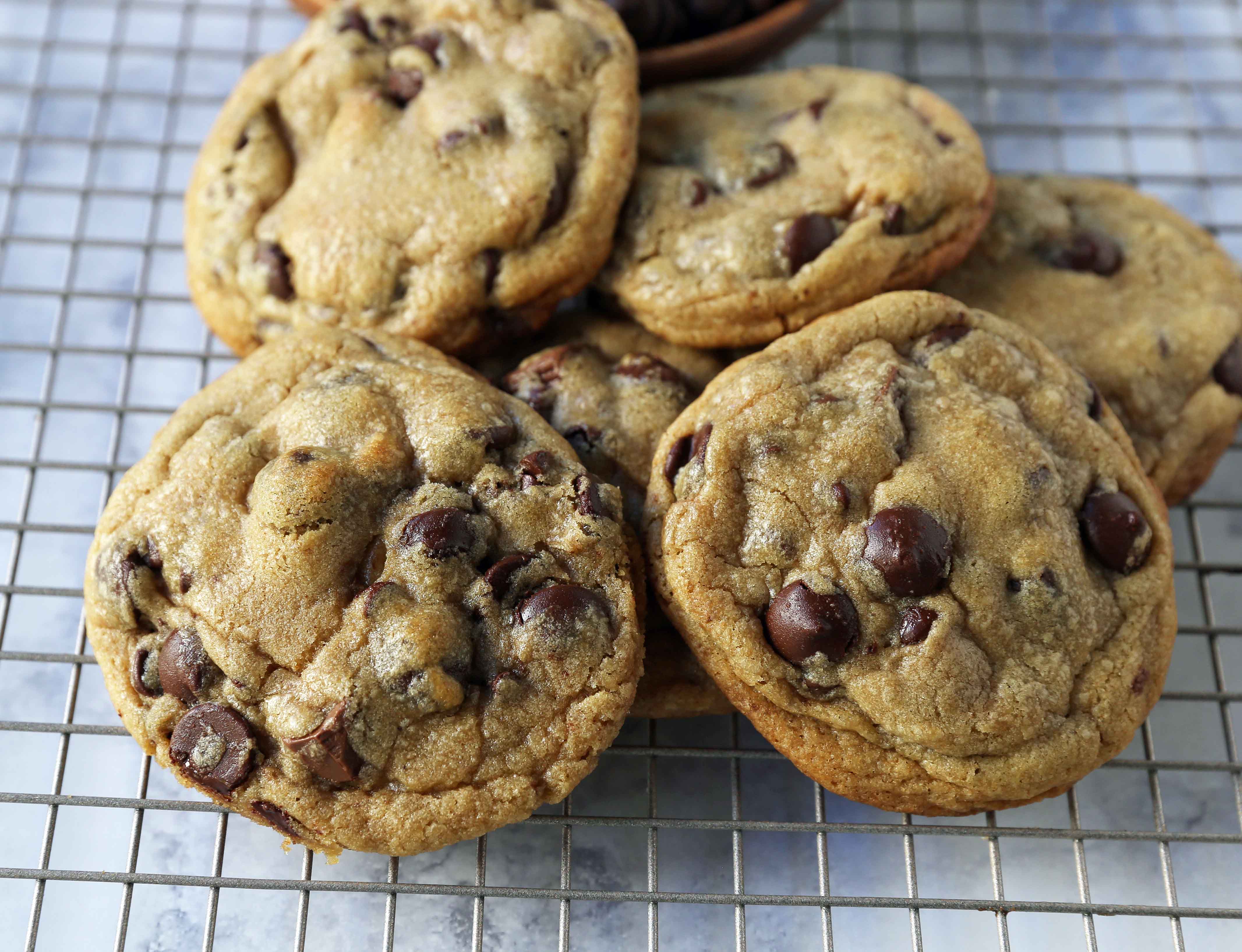 Brown Butter Chocolate Chip Cookies. How to make the best chocolate chip cookies. www.modernhoney.com #chocolatechipcookies #brownbuttercookies #chocolatechipcookie #cookies #cookie