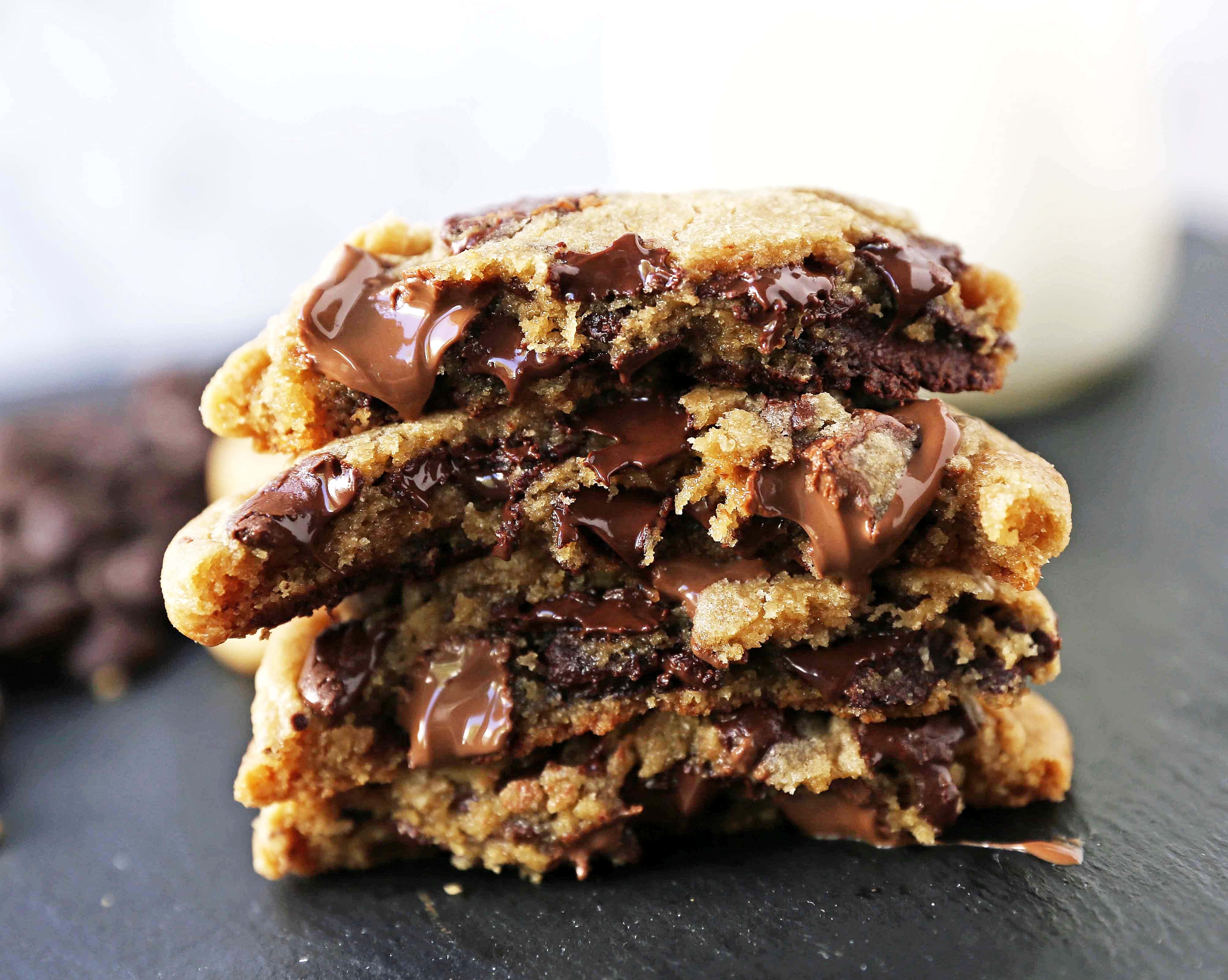 Brown Butter Chocolate Chip Cookies. How to make the best chocolate chip cookies. www.modernhoney.com #chocolatechipcookies #brownbuttercookies #chocolatechipcookie #cookies #cookie
