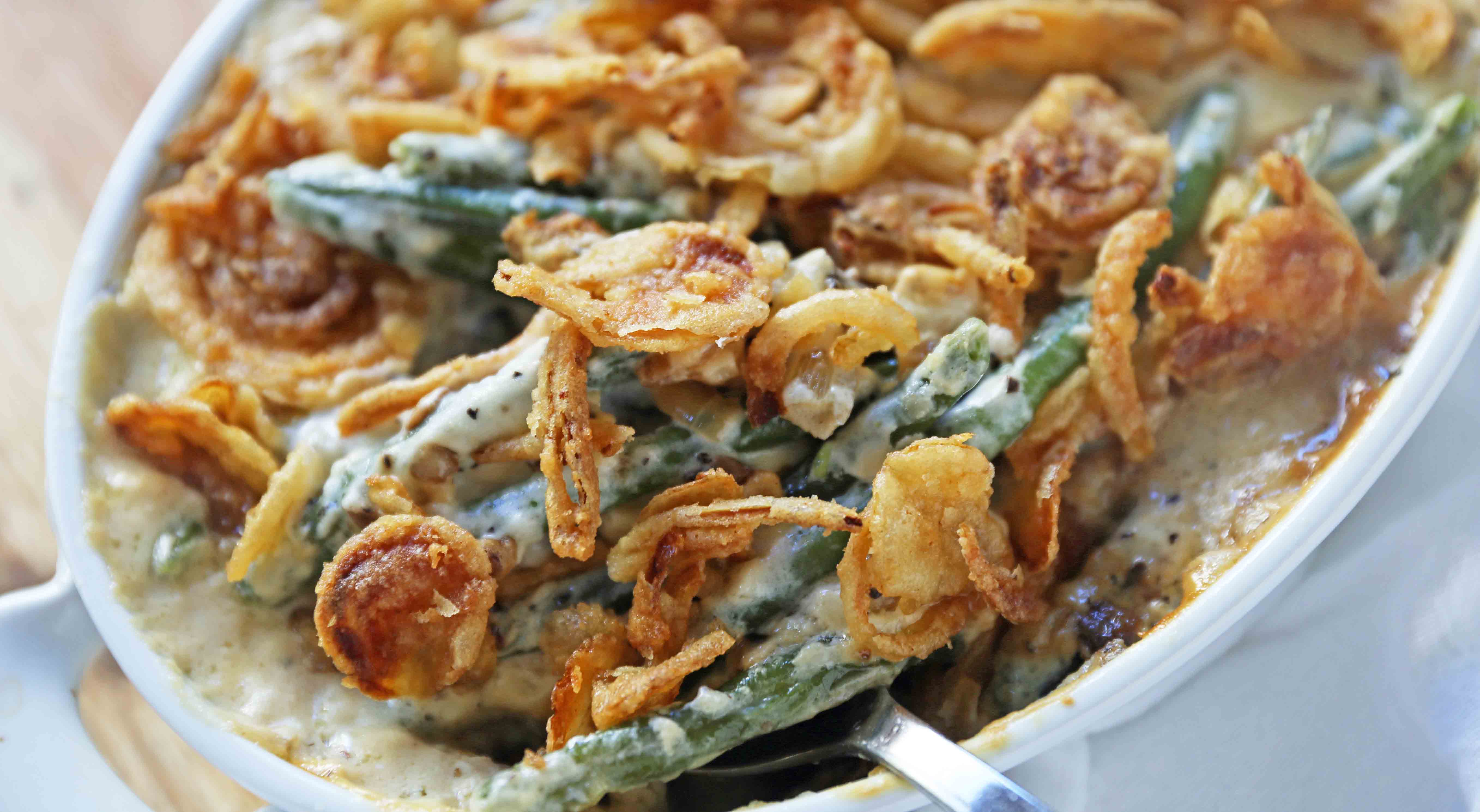 Homemade Green Bean Casserole made from scratch. The BEST Green Bean Casserole Recipe. The perfect Thanksgiving side dish. www.modernhoney.com #greenbeans #greenbeancasserole #thanksgiving #sidedish #vegetables #thanksgivingrecipes