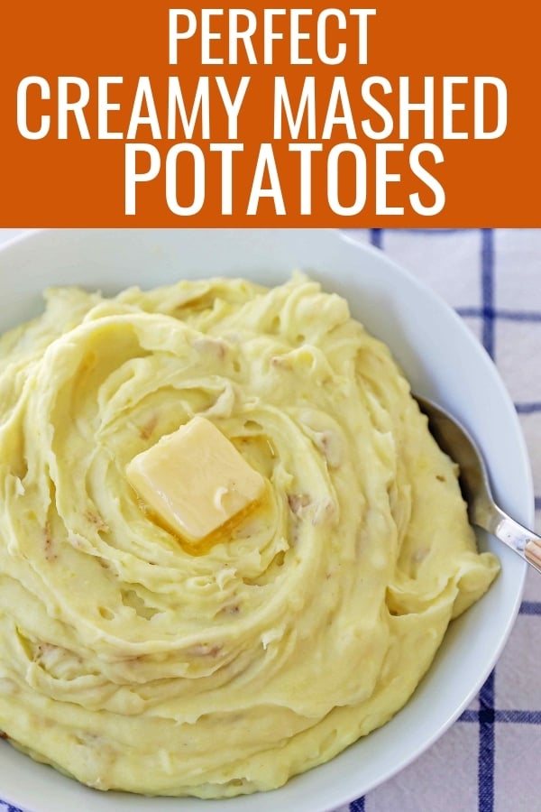 Perfect Creamy Mashed Potatoes. Simple, foolproof, creamy classic mashed potatoes recipe. This is a classic side dish that everyone will love! How to make the BEST Mashed Potatoes. www.modernhoney.com #mashedpotatoes #potatoes #thanksgiving #thanksgivingsidedish